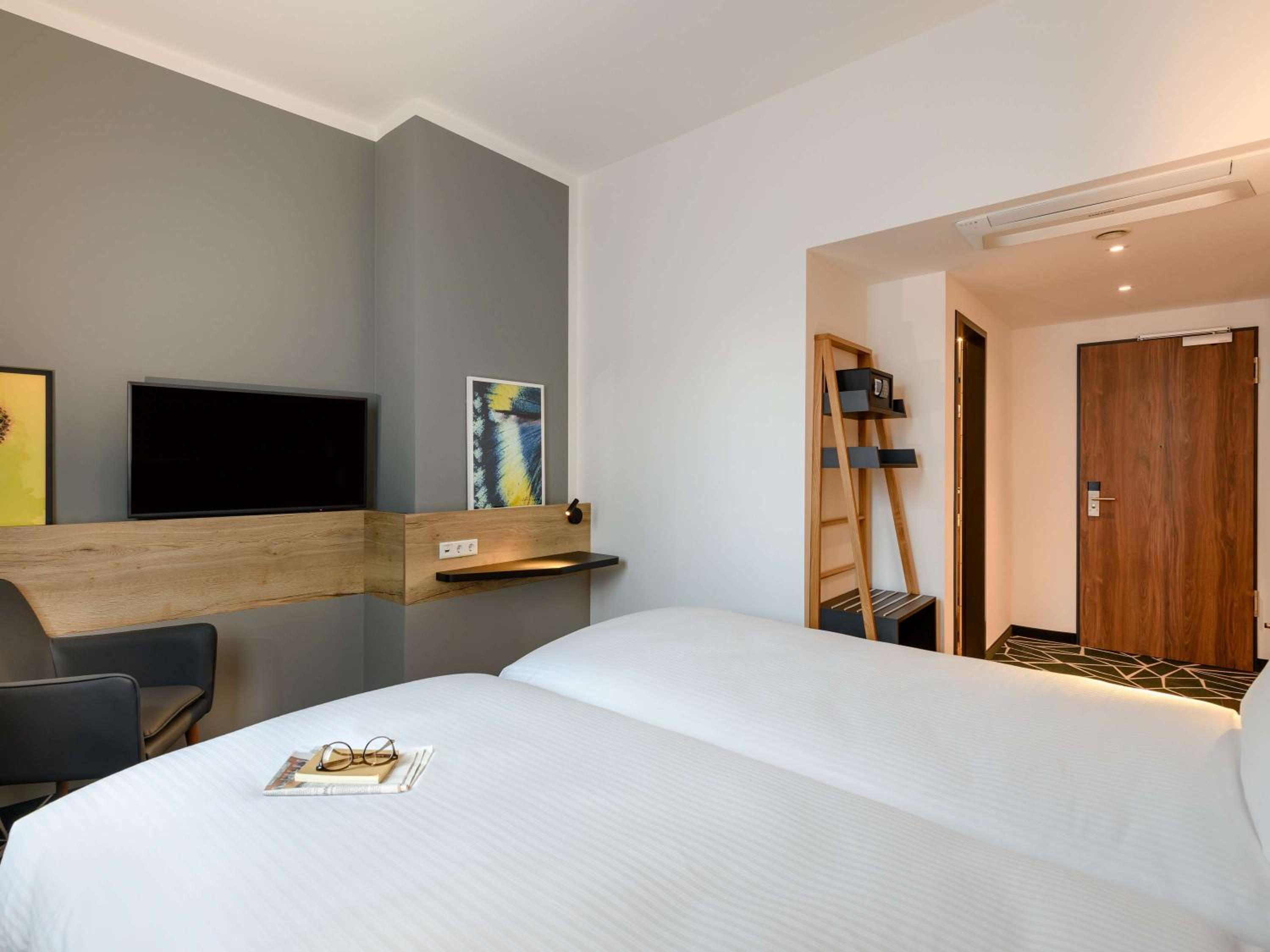 Standard Twin Room - Photo 13