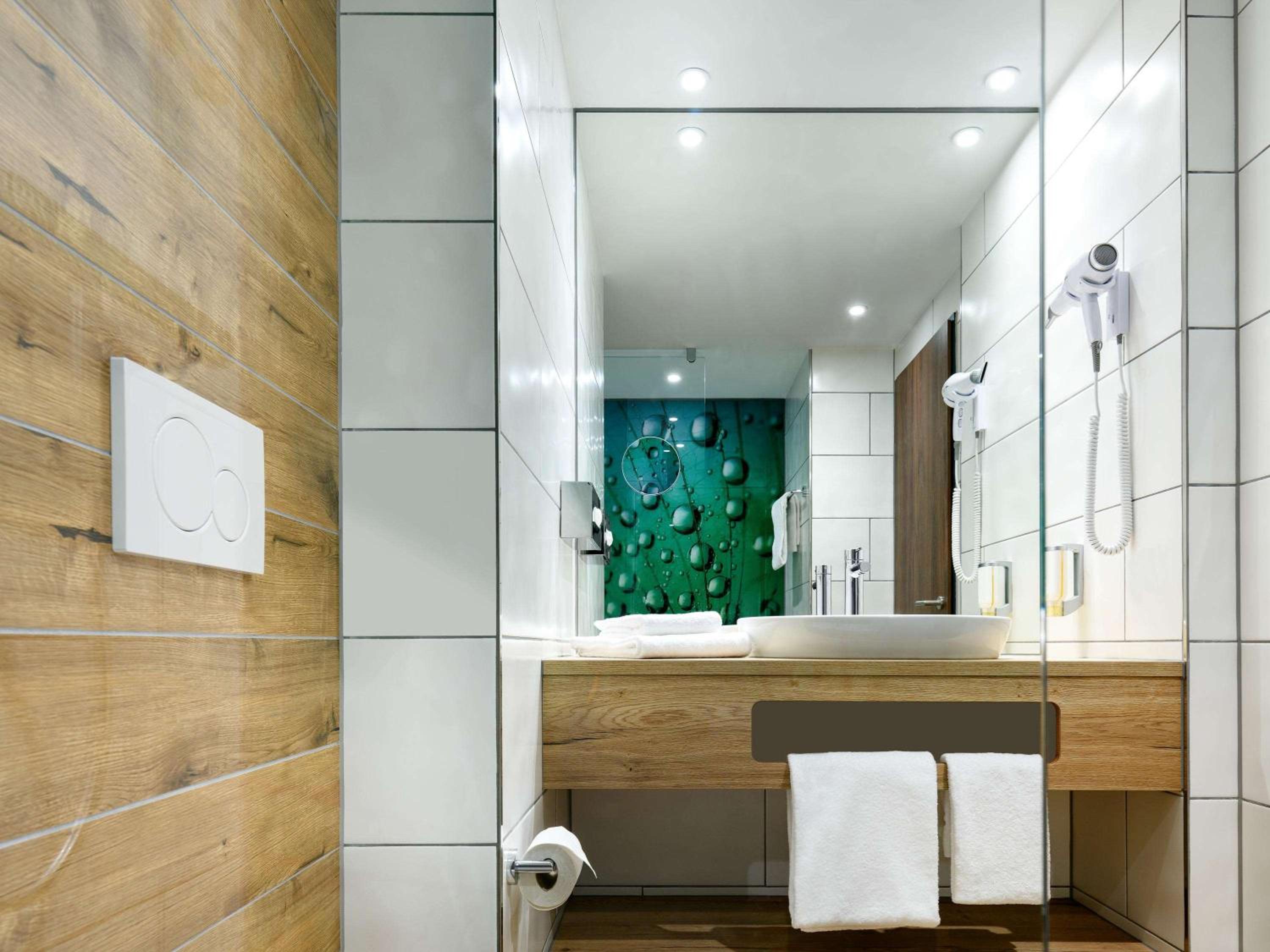 Standard Double Room - Photo 13