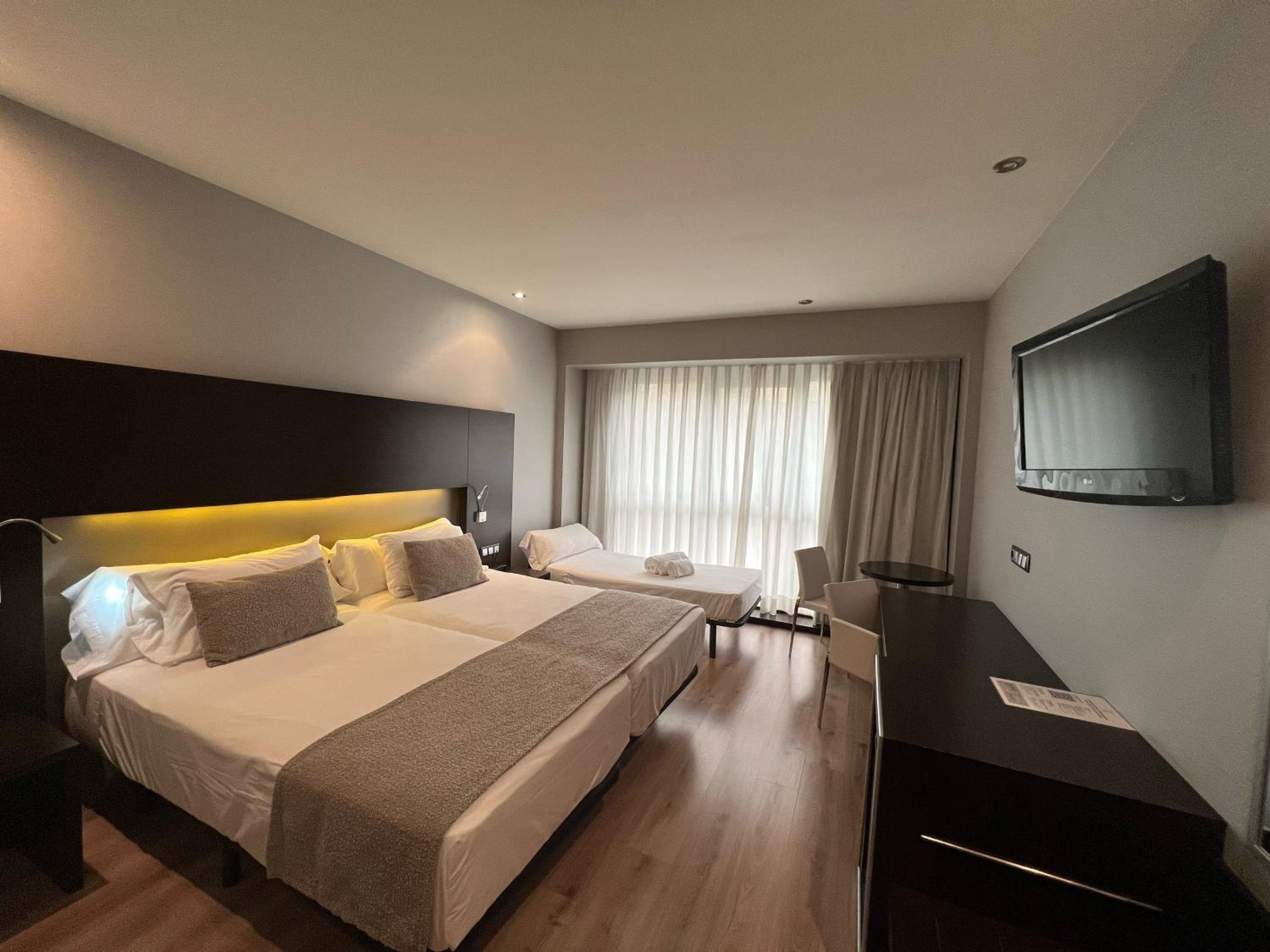 Triple Room (3 Adults) - Photo 1