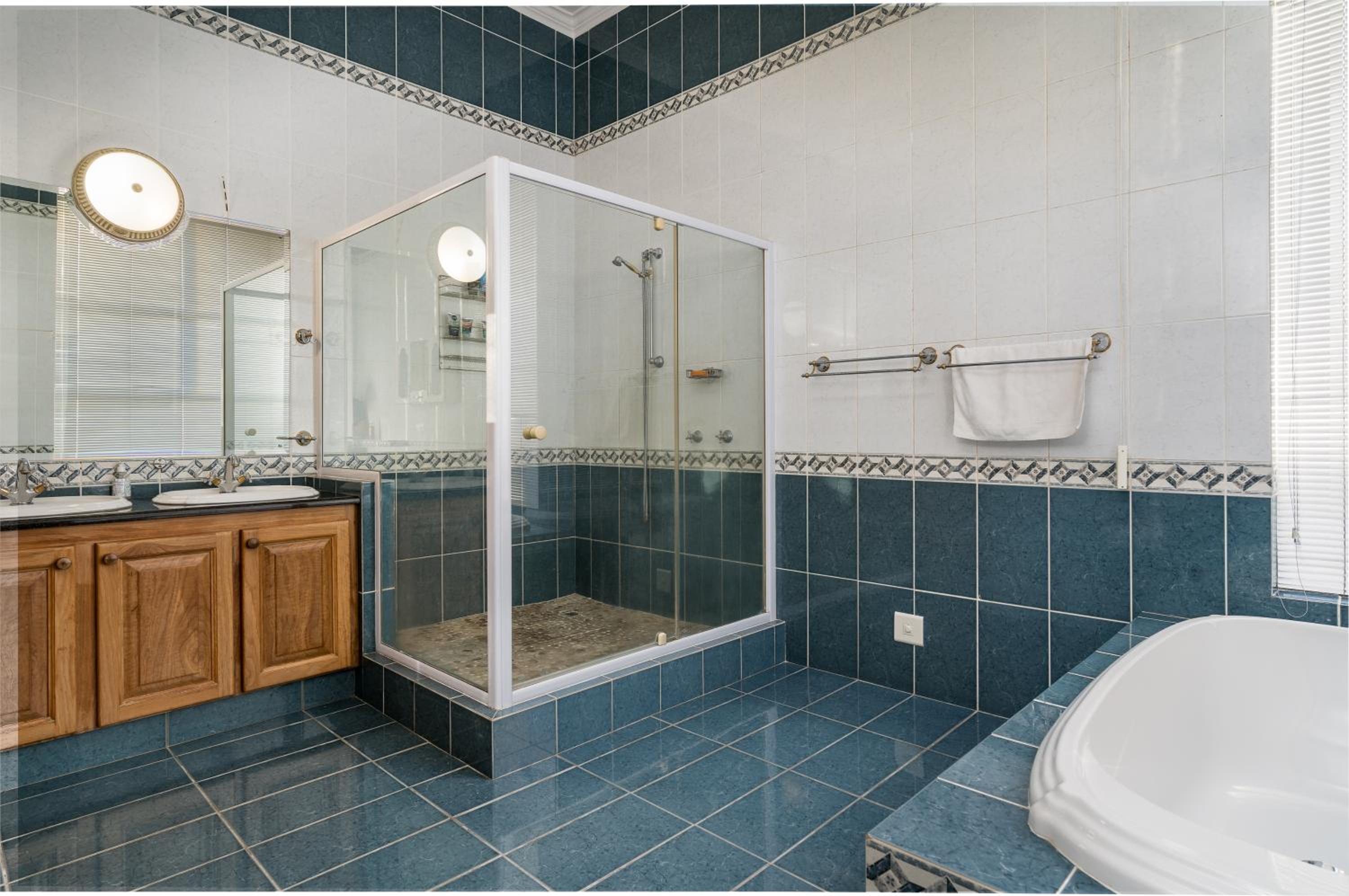King Suite with Sea View photo 3