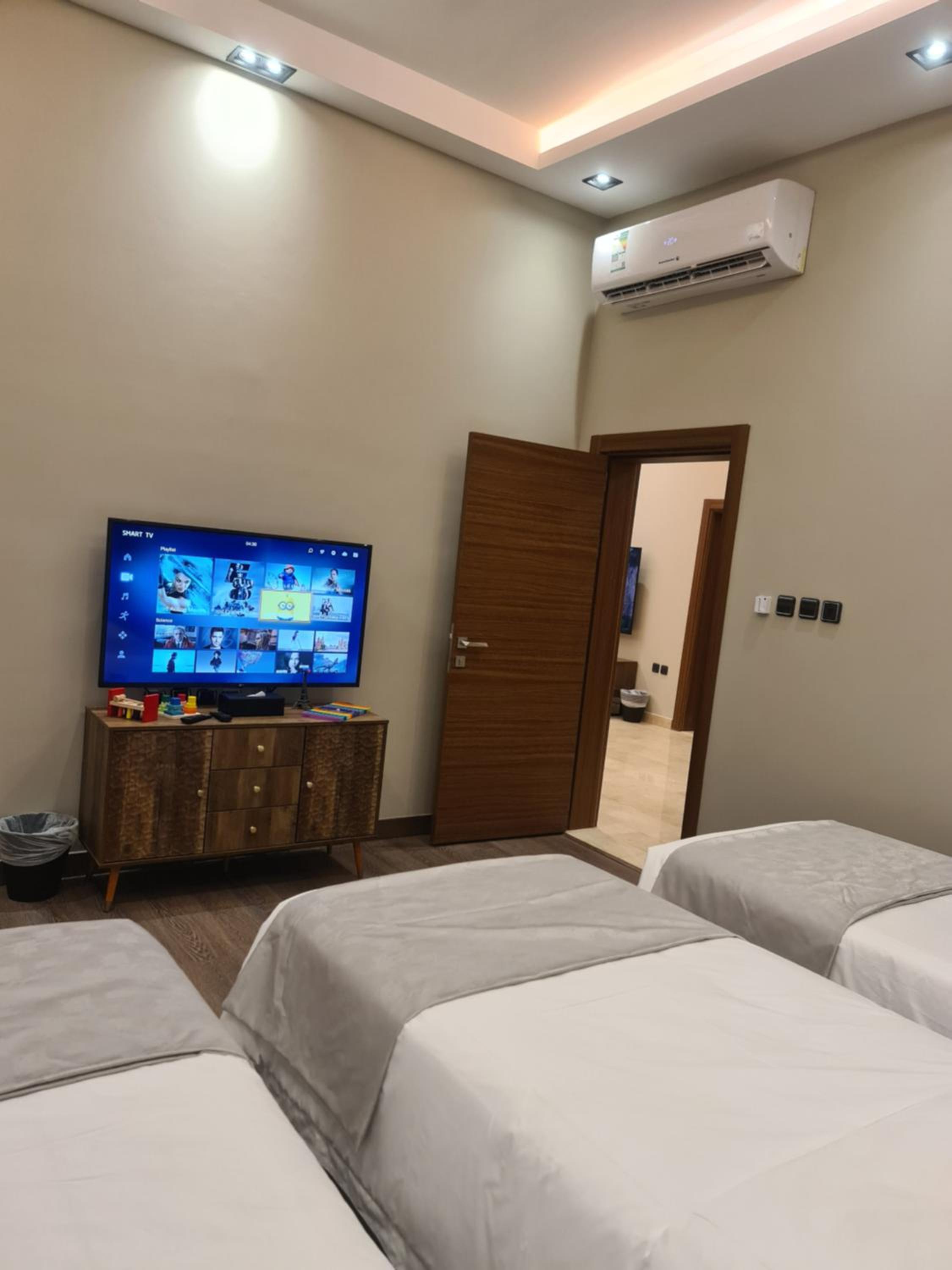 Two-Bedroom Villa - Photo 43