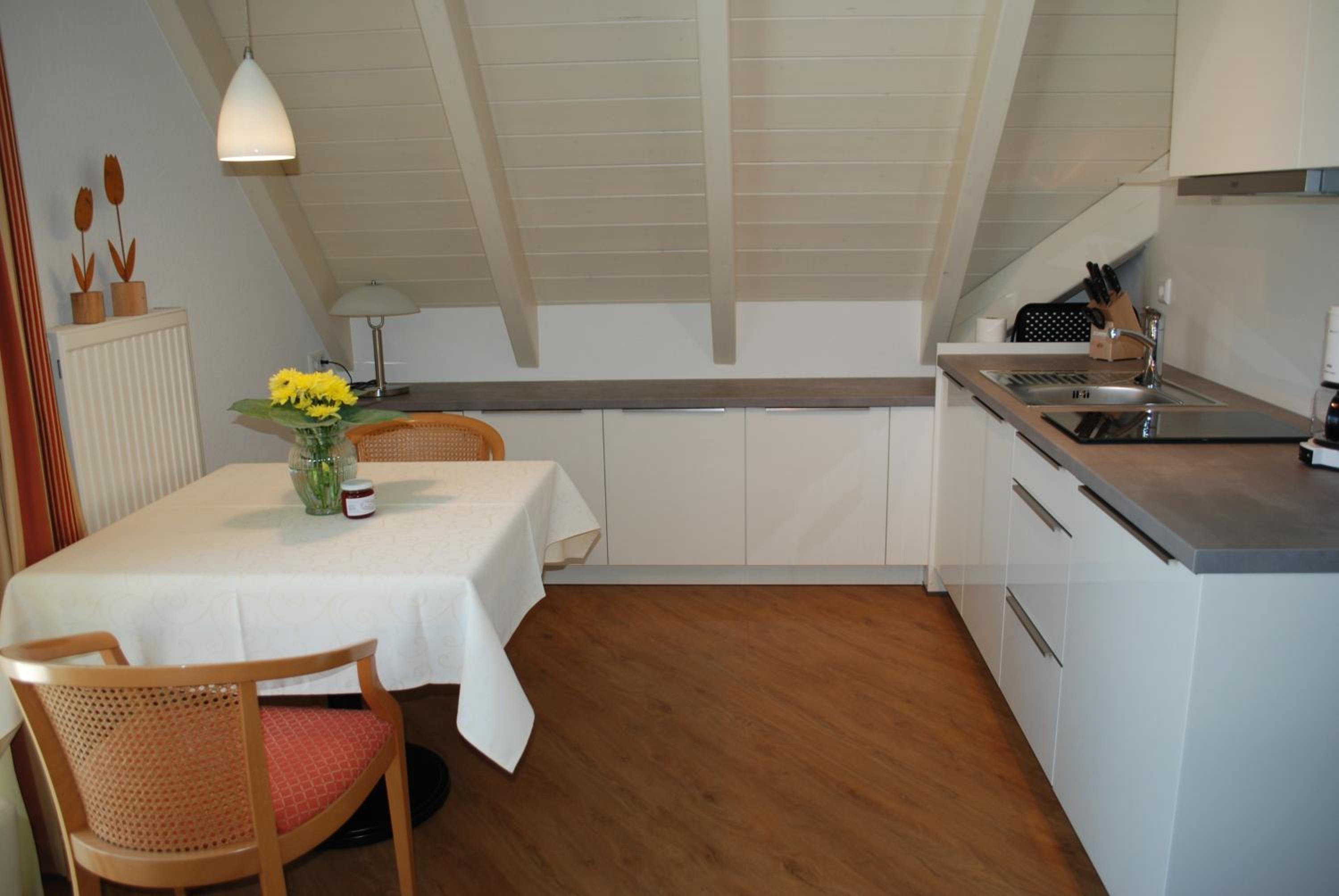 Studio Apartment - Photo 6