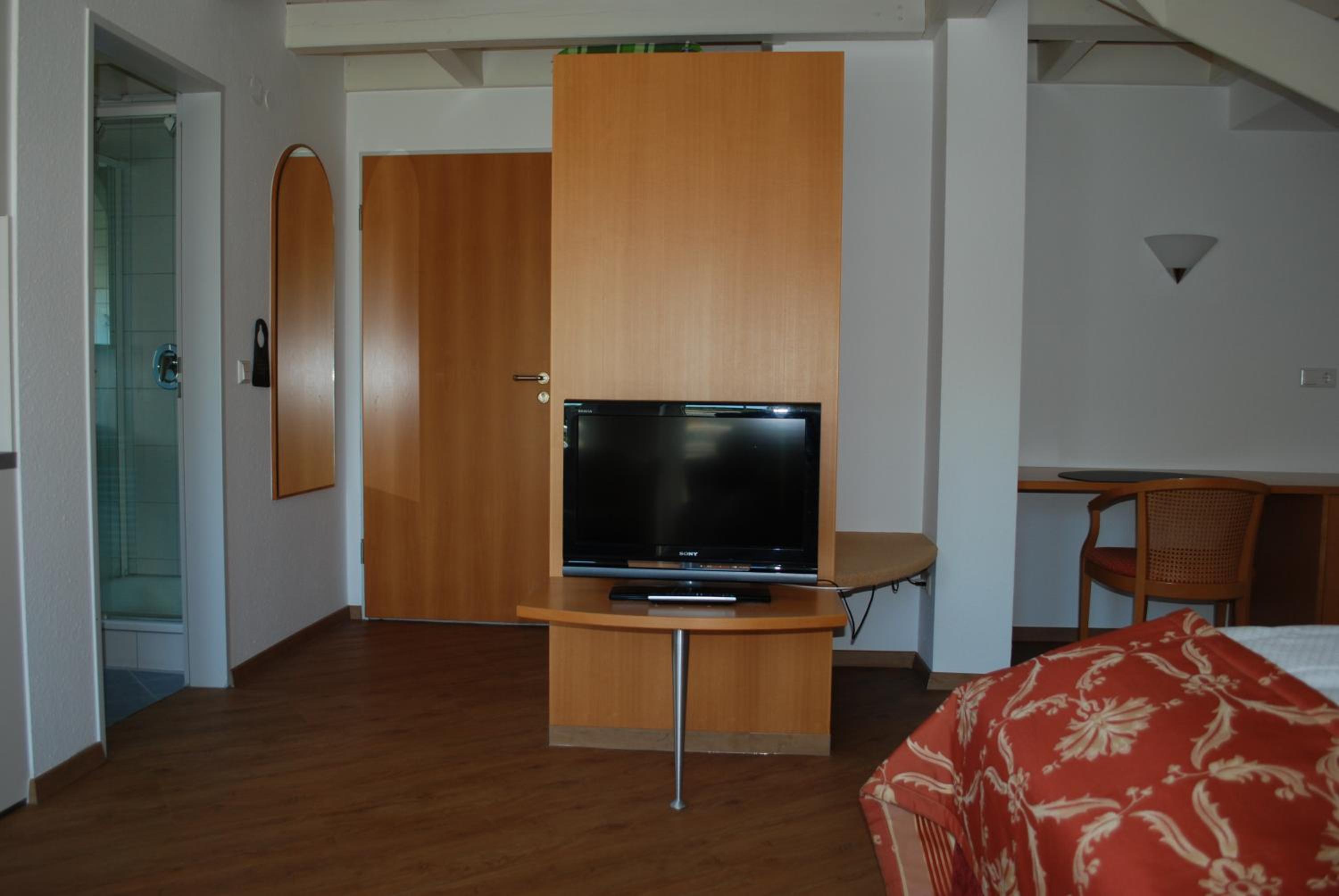 Studio Apartment - Photo 7