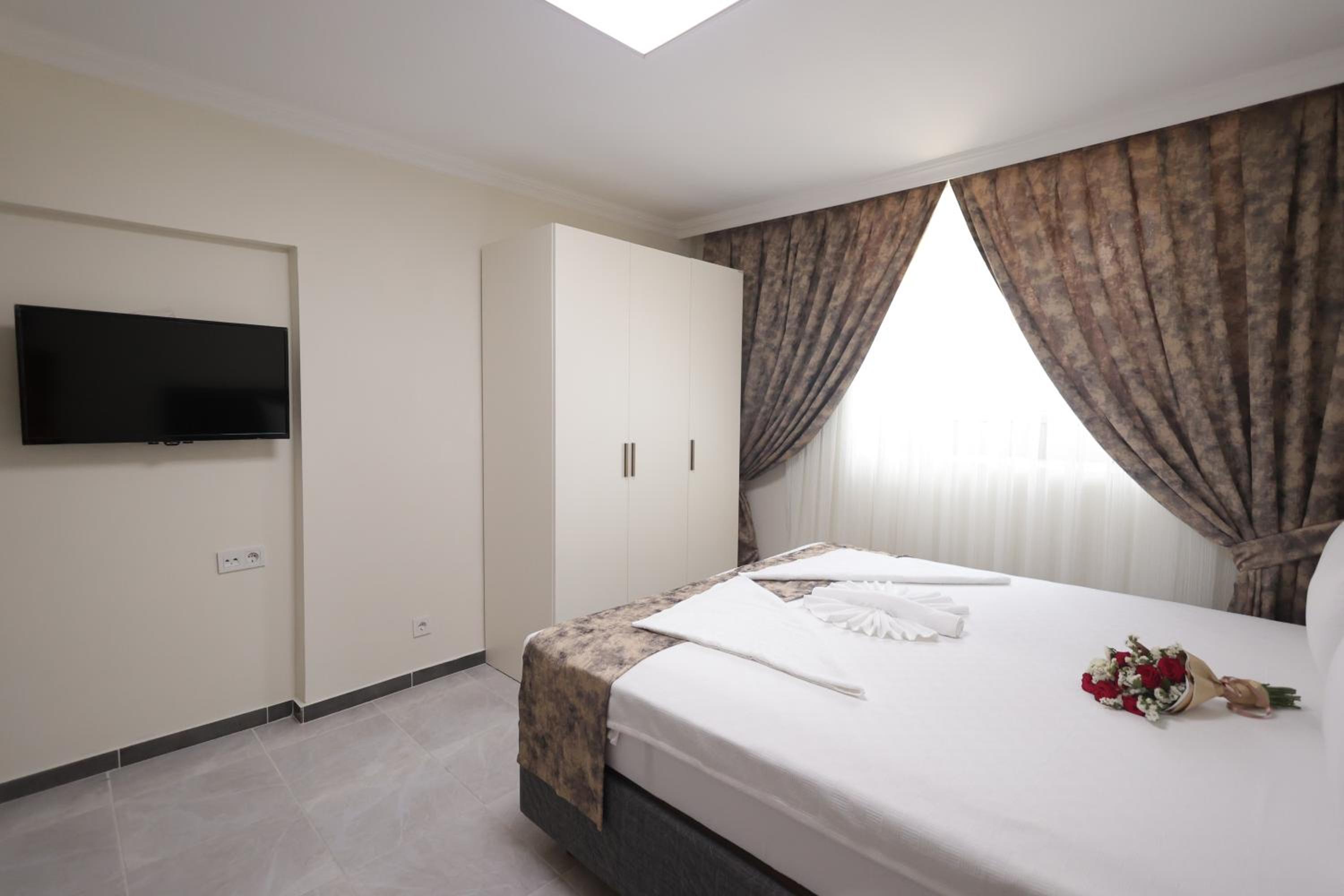Basic Triple Room photo 2