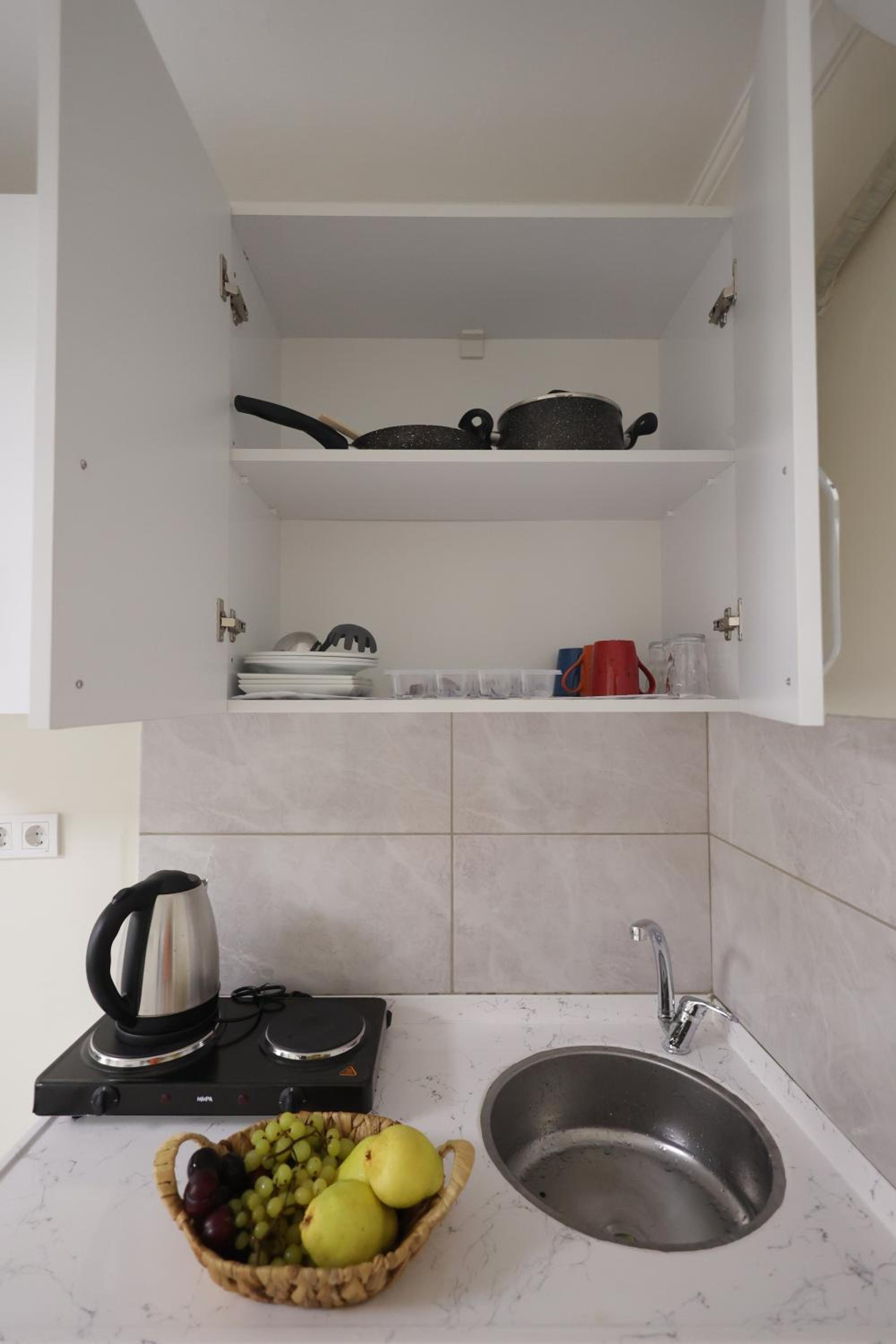 Basic Triple Room photo 3