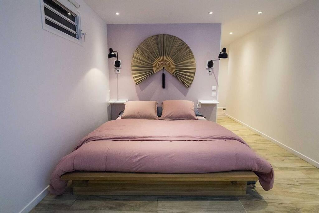 One-Bedroom Apartment - Photo 1