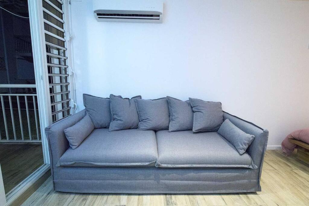 One-Bedroom Apartment - Photo 2