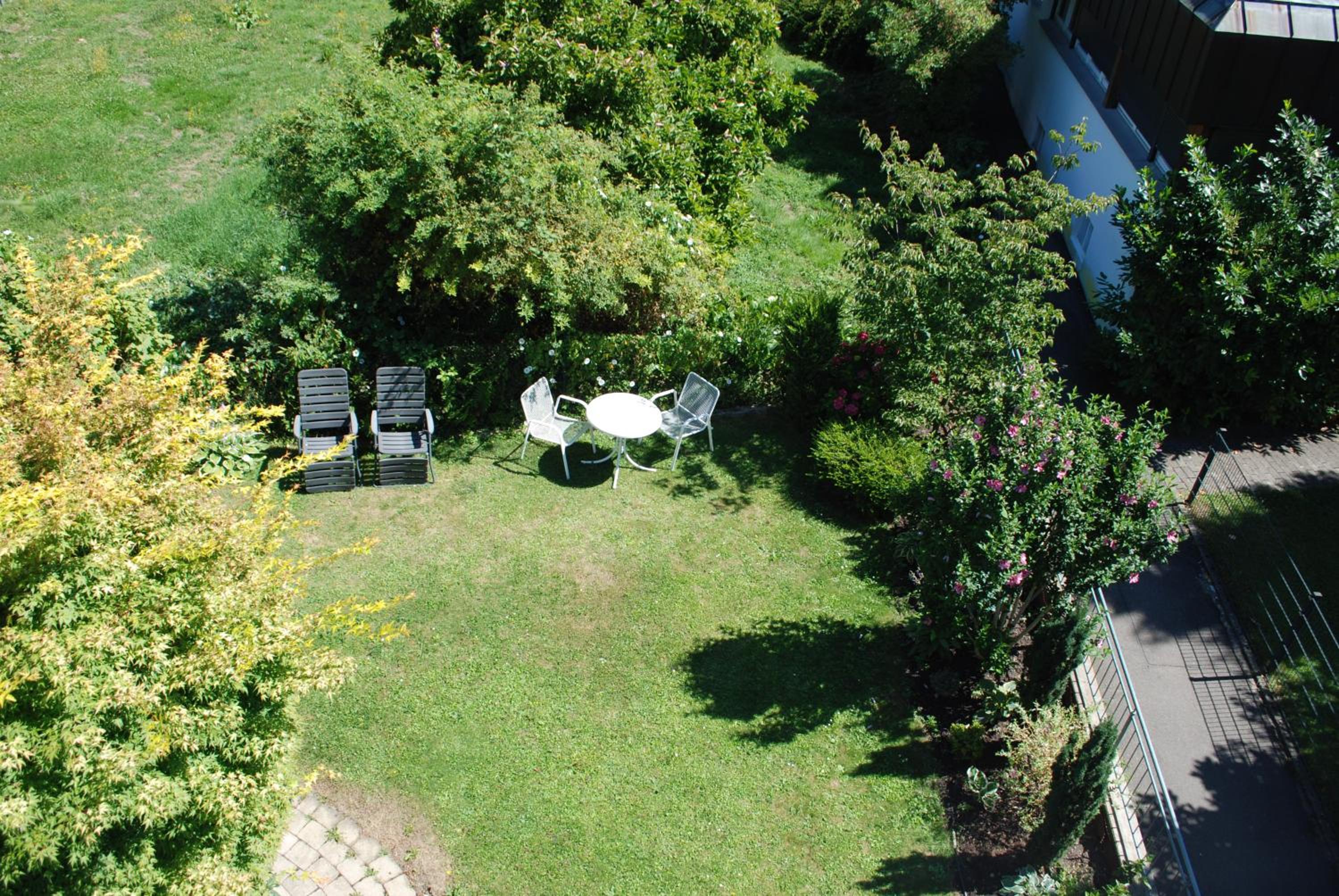 Studio Apartment - Photo 2