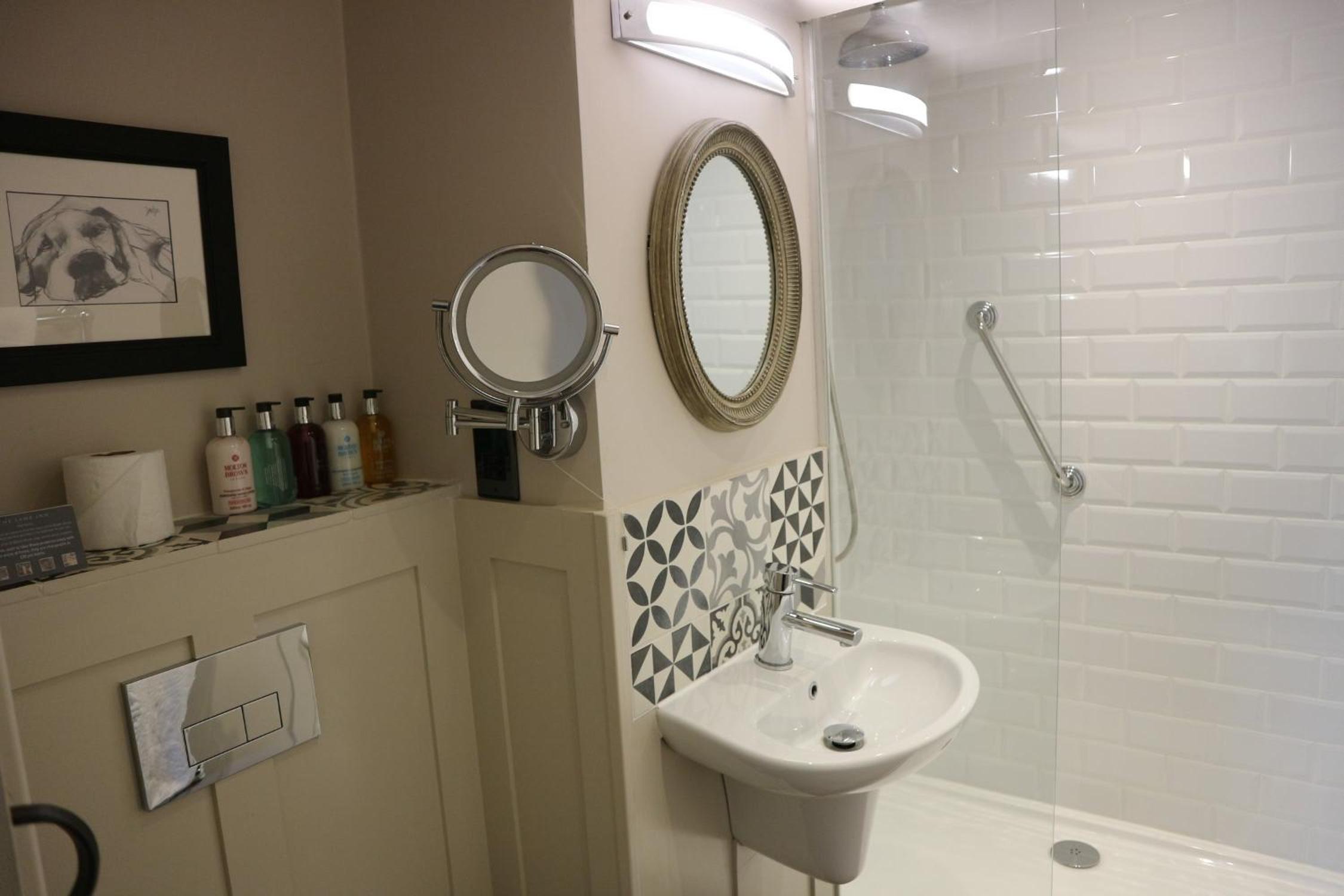 Standard Double Room - Photo 13