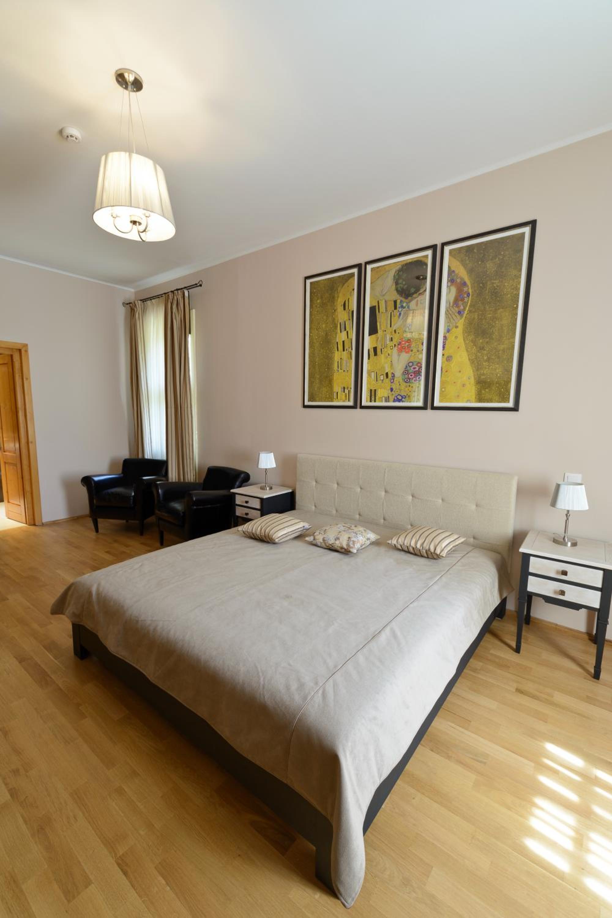 Double Room with Private Bathroom - Photo 17