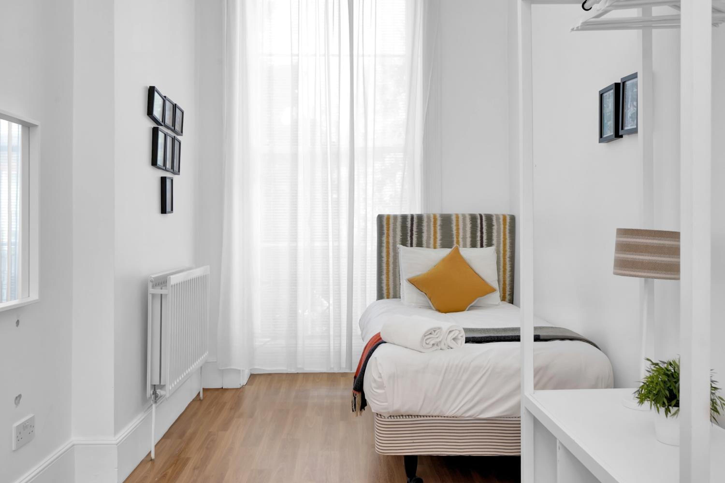 Double Room with Shared Bathroom photo 1