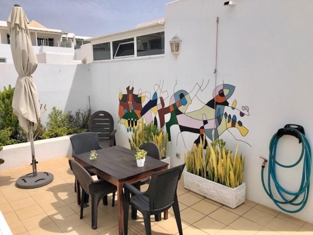 Apartment with Pool View  photo 3