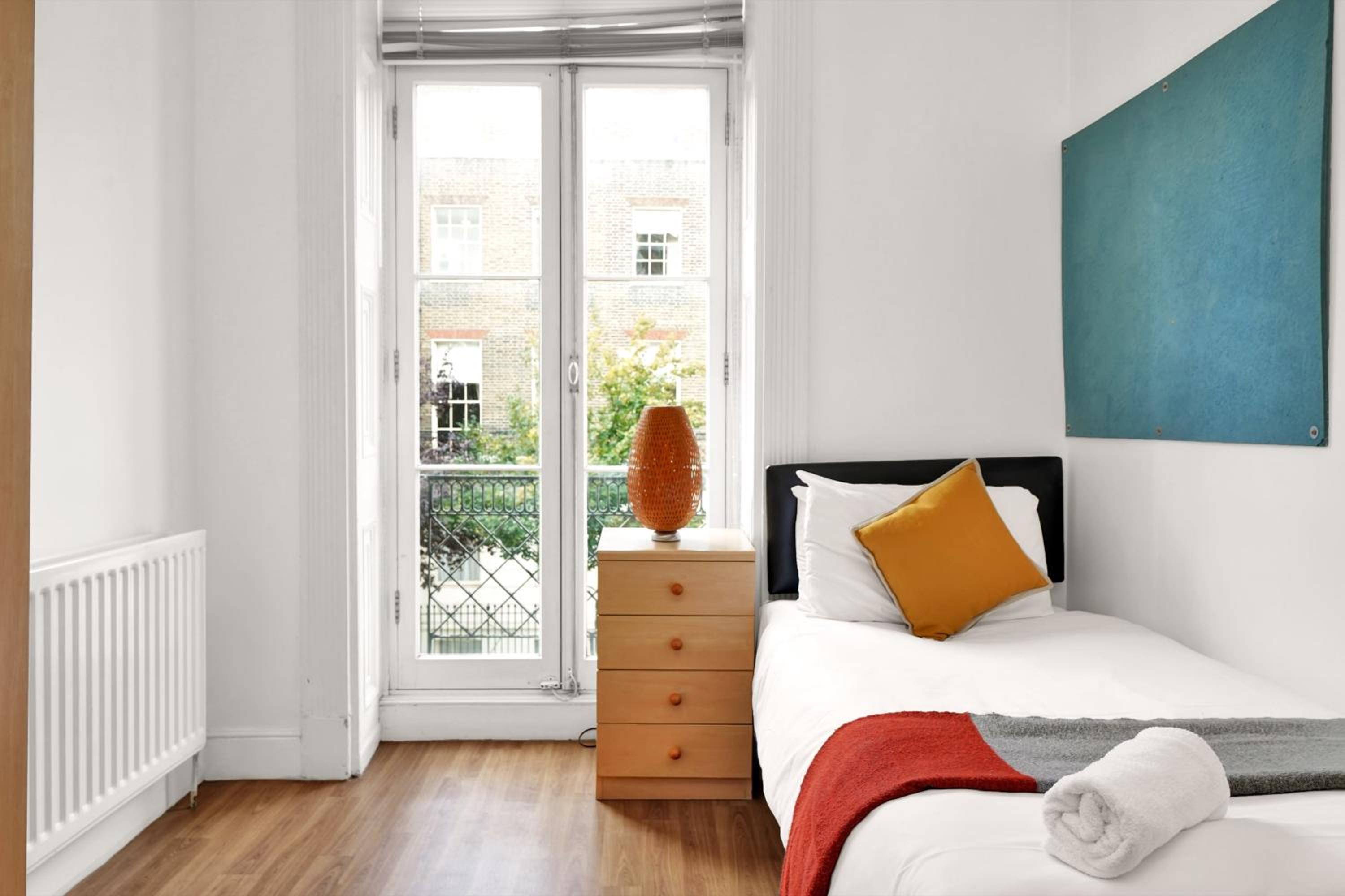 Standard Single Room with Shared Bathroom photo 1