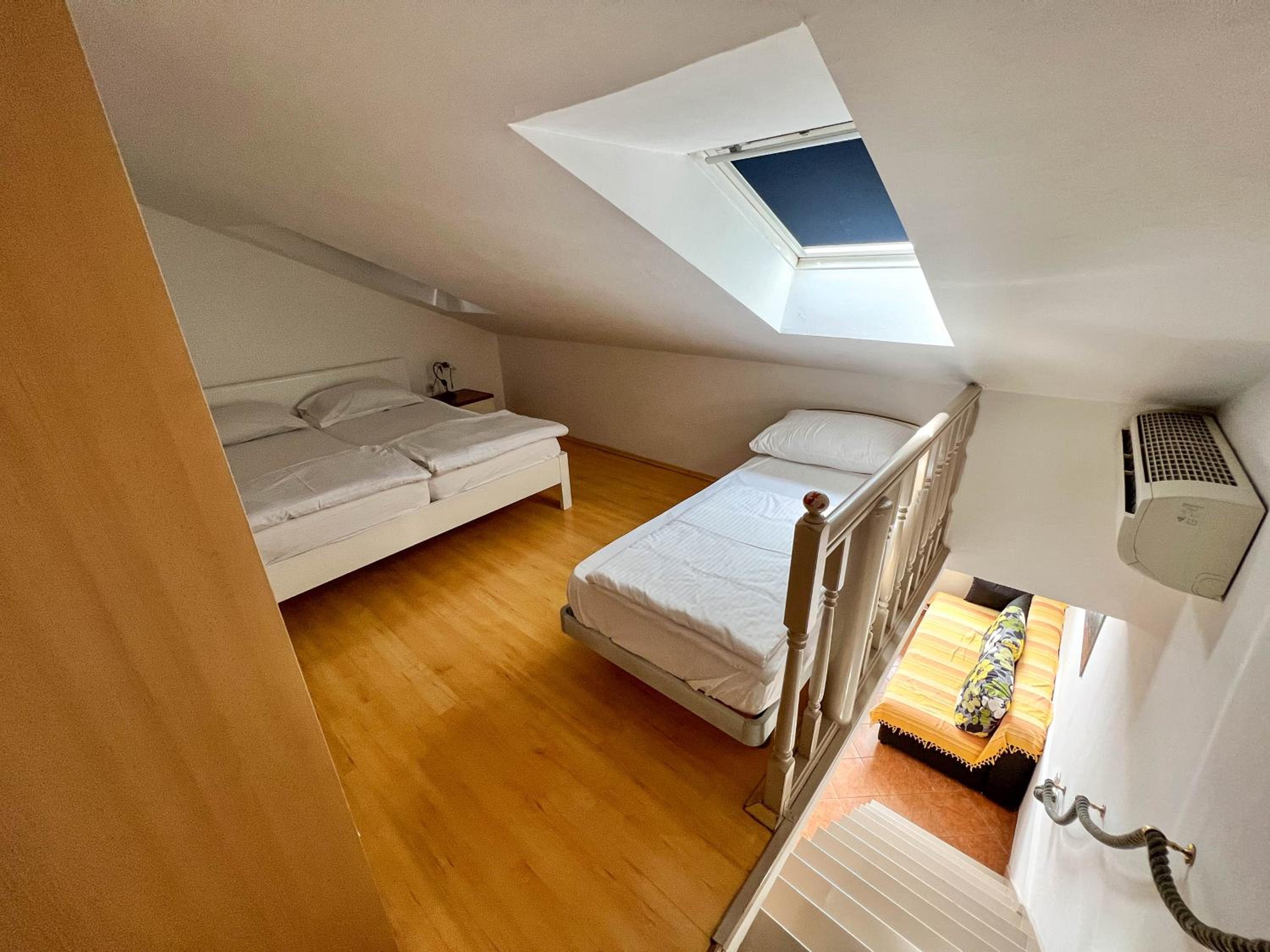 One-Bedroom Duplex Suite - Photo 3