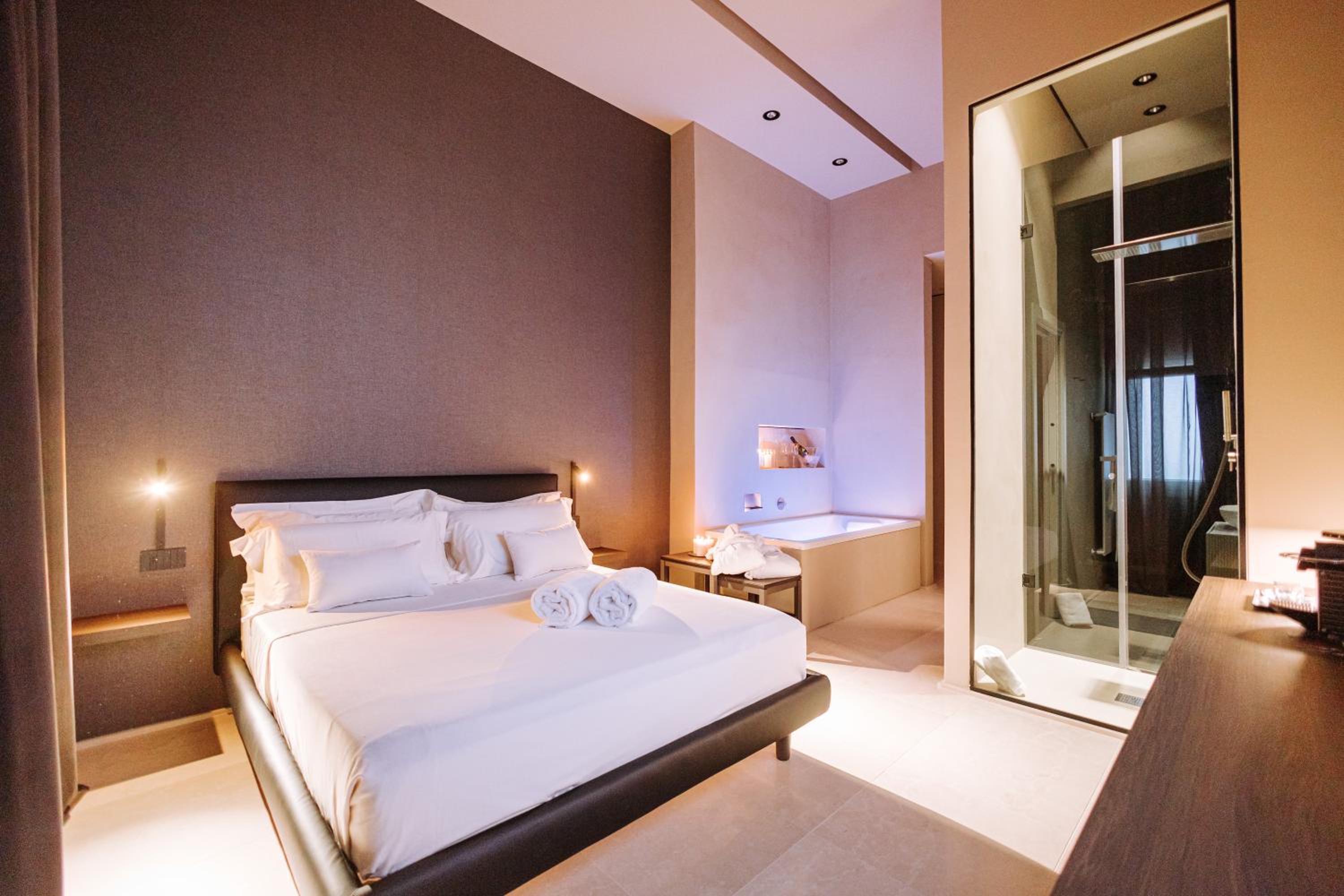 Deluxe Double Room with Bath photo 1