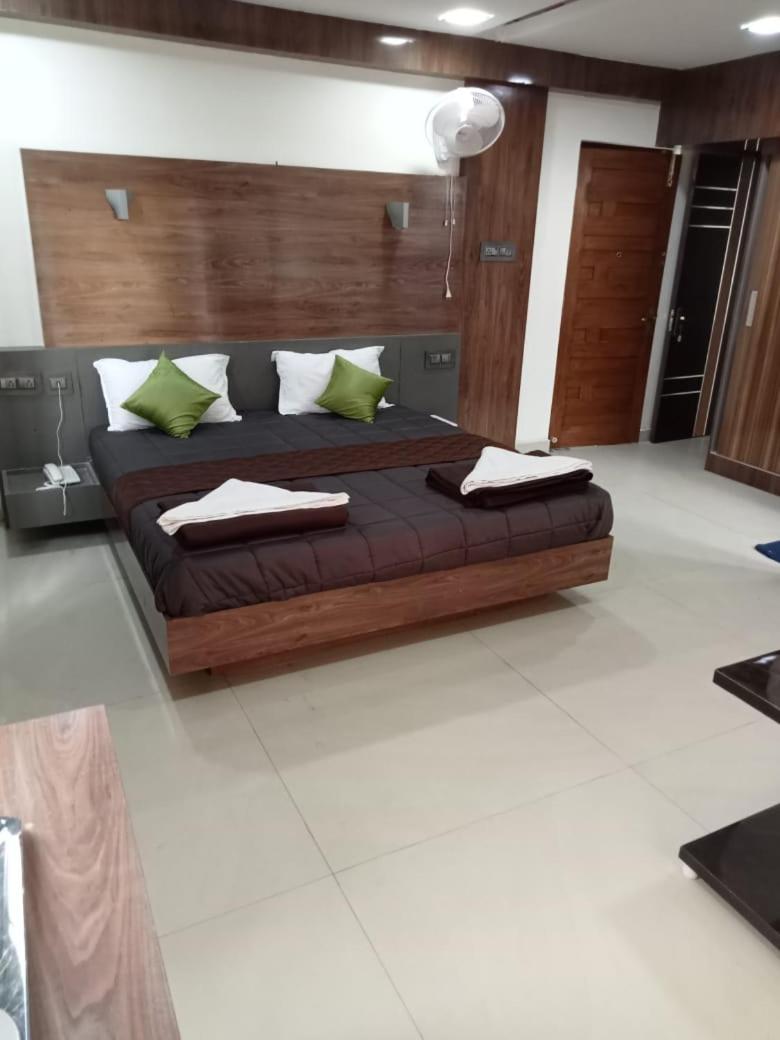 Deluxe Double or Twin Room with Balcony - Photo 8