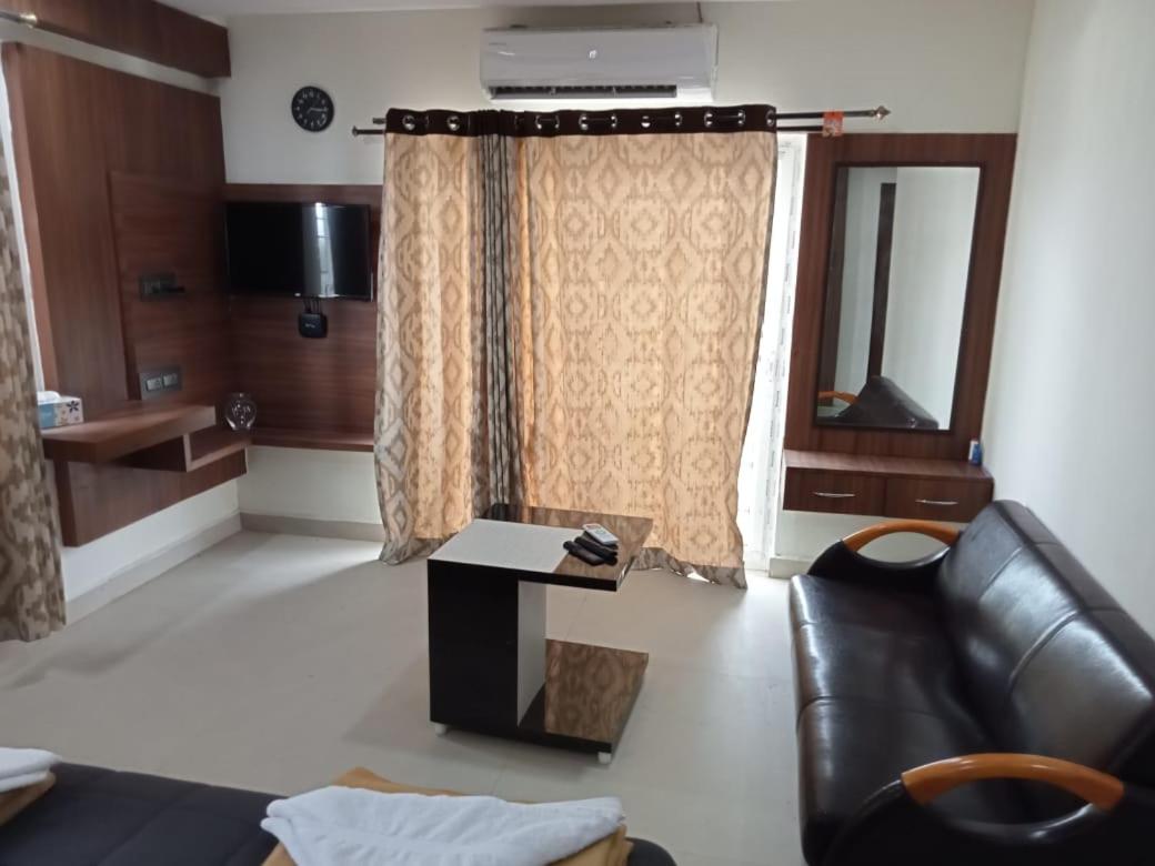 Deluxe Suite - Photo 6