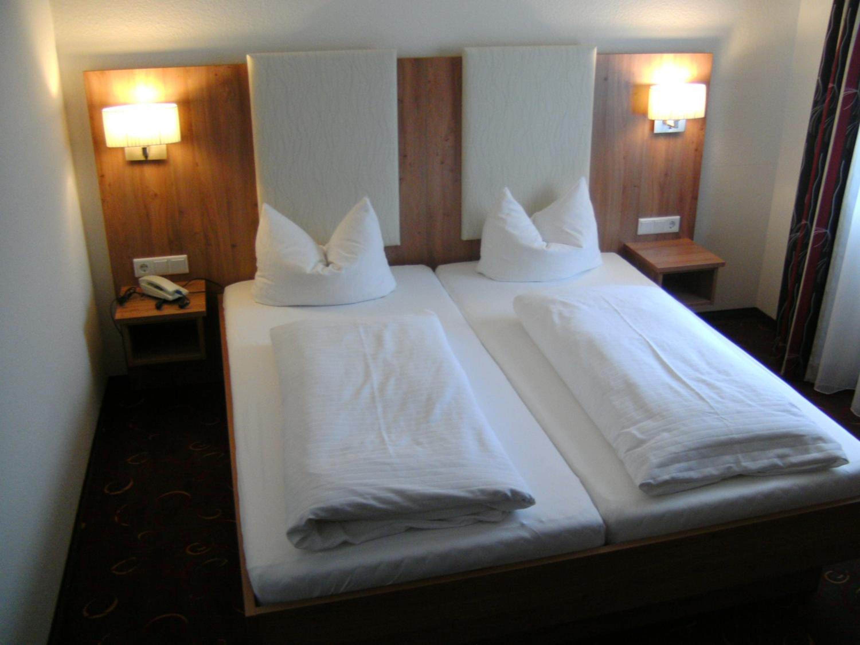 Double Room - Photo 7