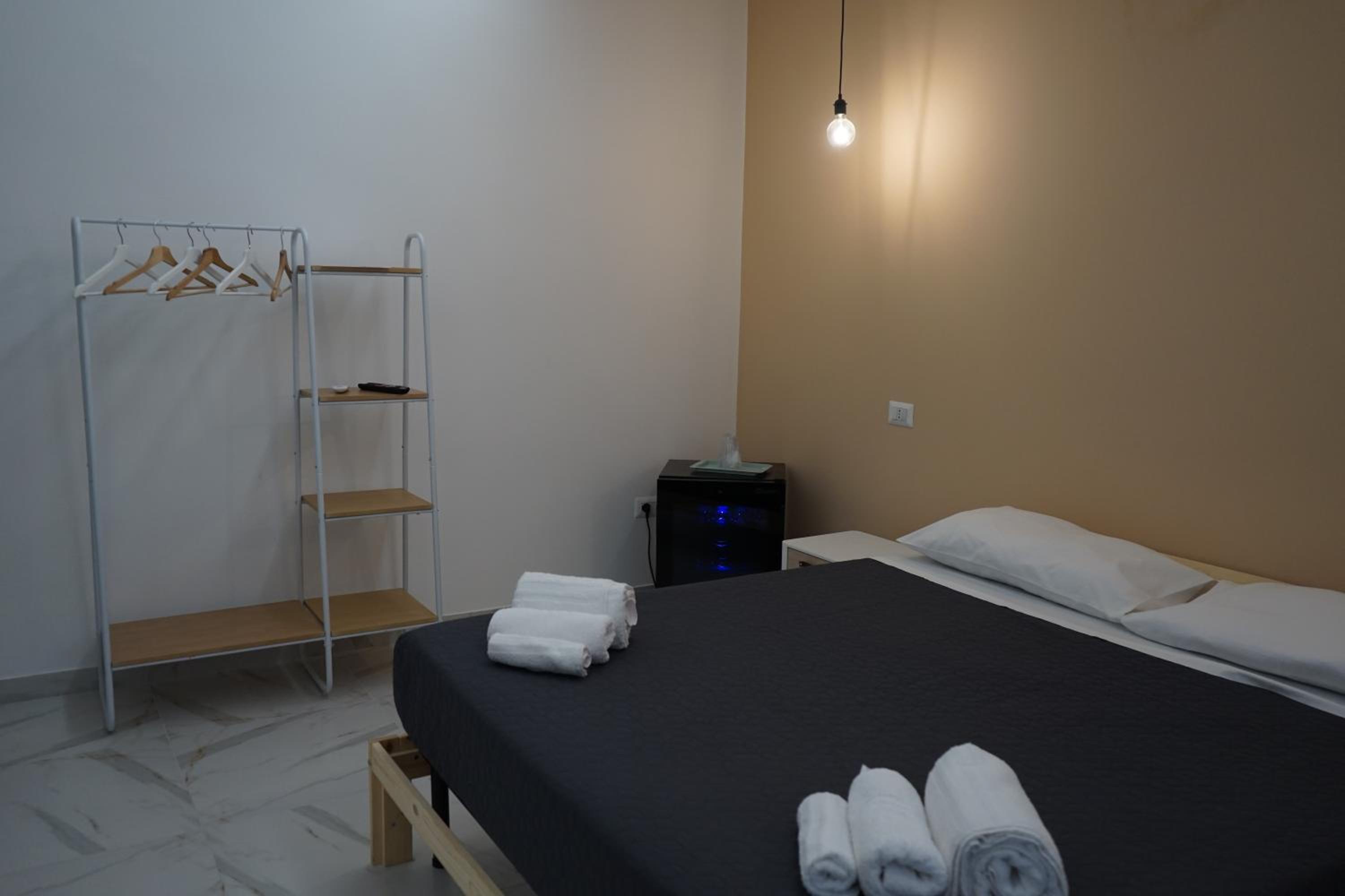 Triple Room with Private Bathroom - Photo 10
