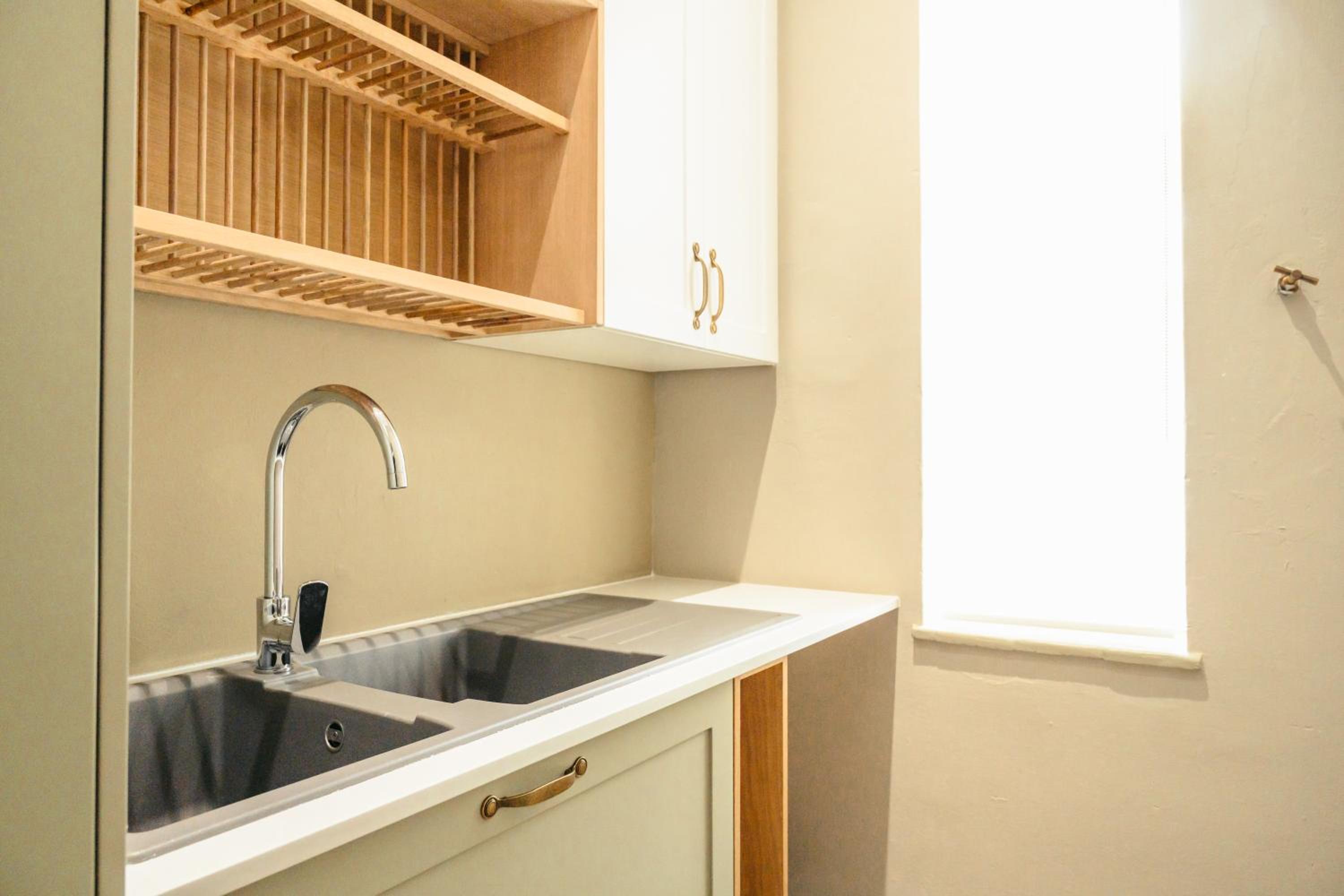 Luxury Apartment - Photo 11