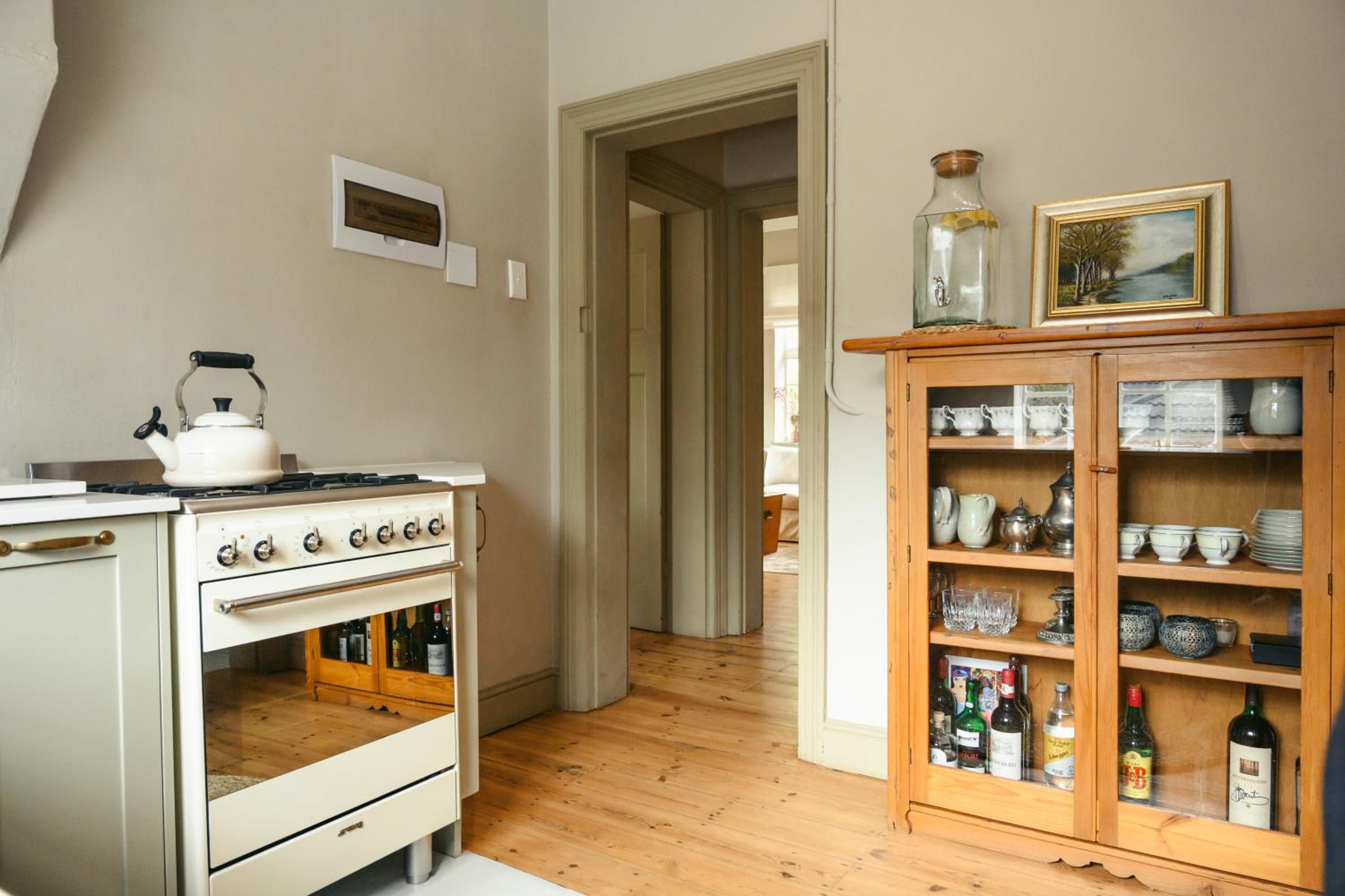 Luxury Apartment - Photo 9