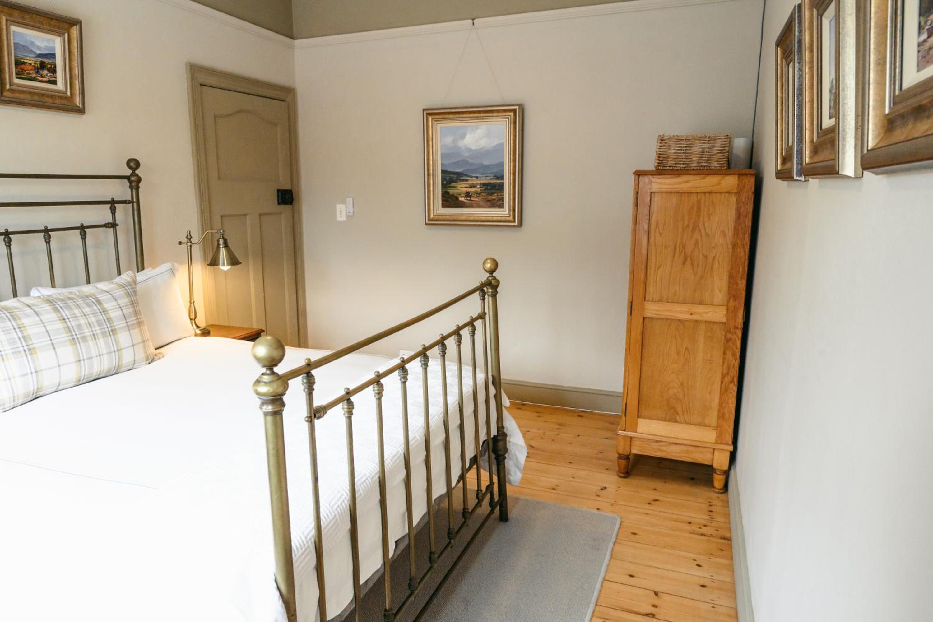 Luxury Apartment - Photo 21