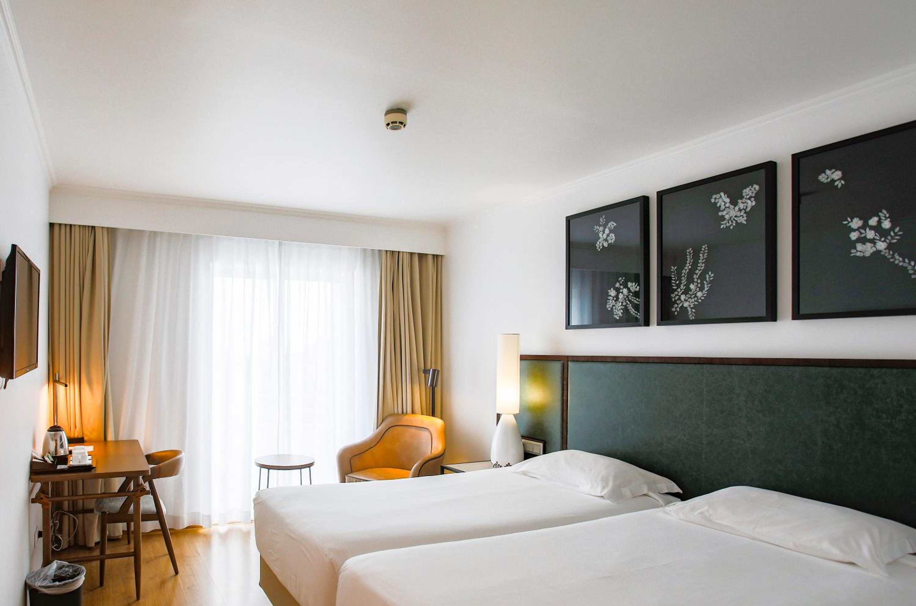 Superior Double or Twin Room - Photo 1