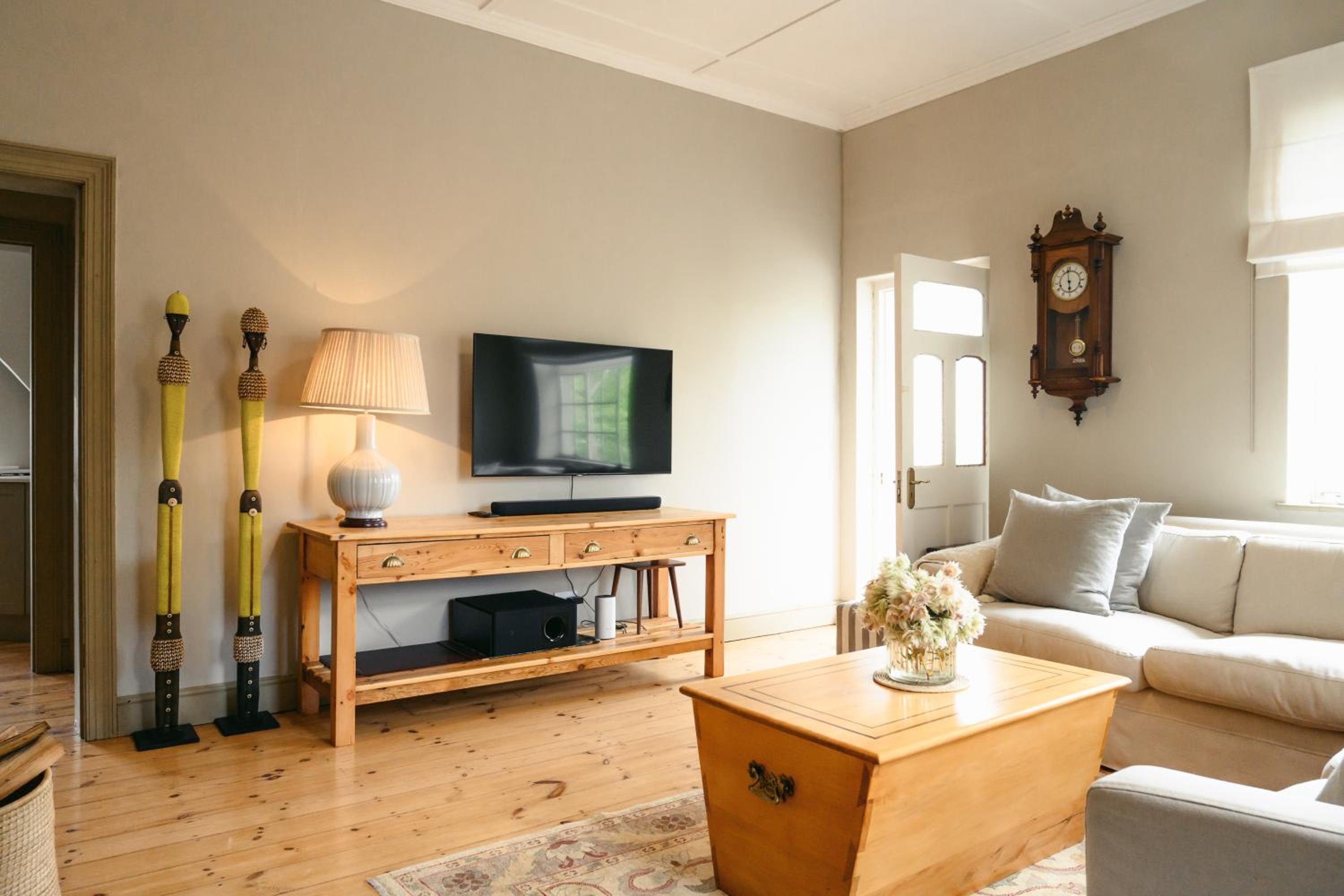 Luxury Apartment - Photo 23