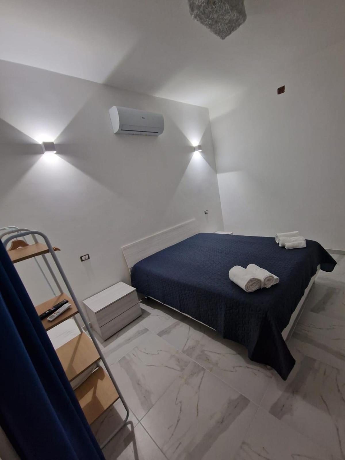 King Room with Balcony - Photo 1