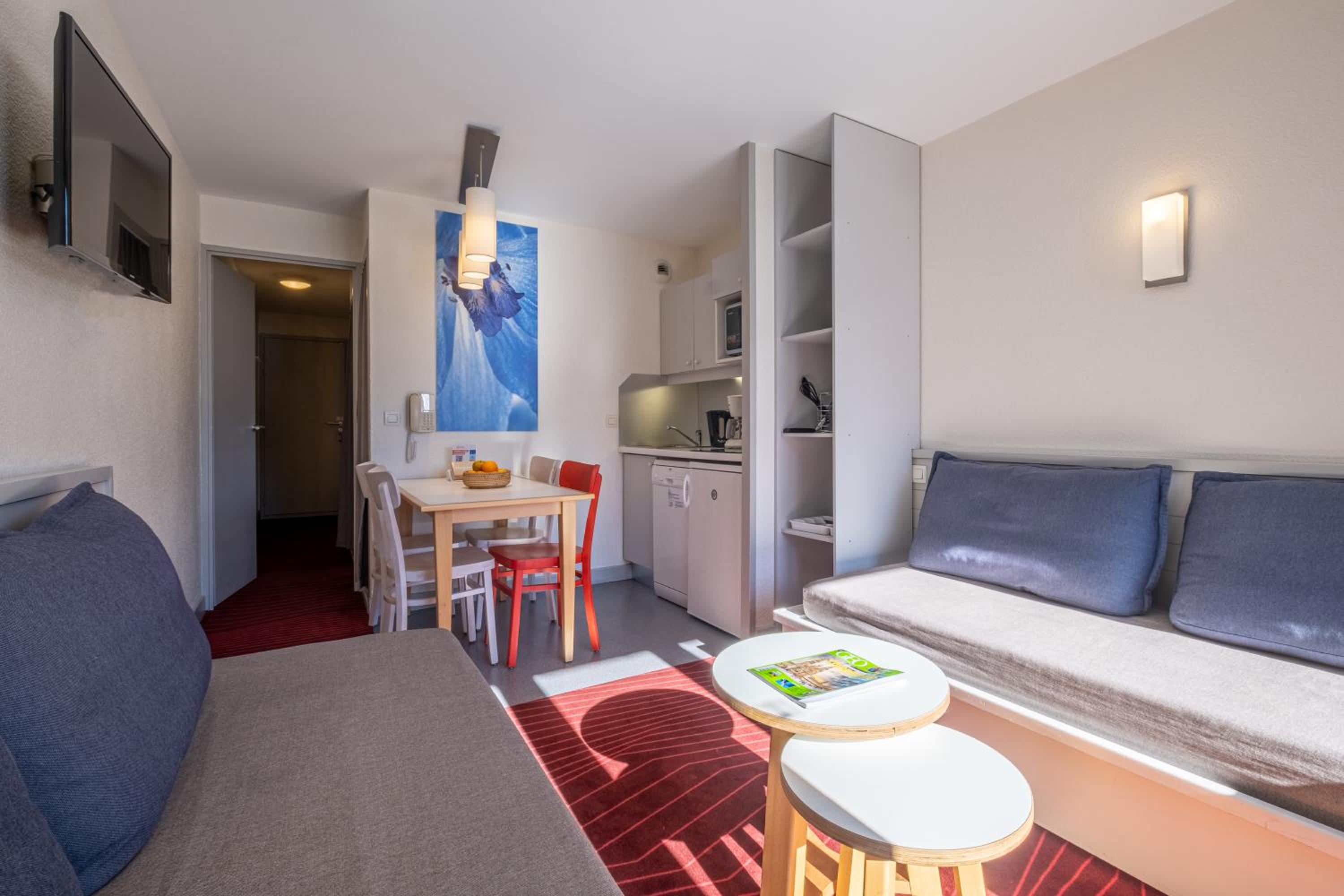 One-Bedroom Apartment - Open Mountain View (4 People) photo 2