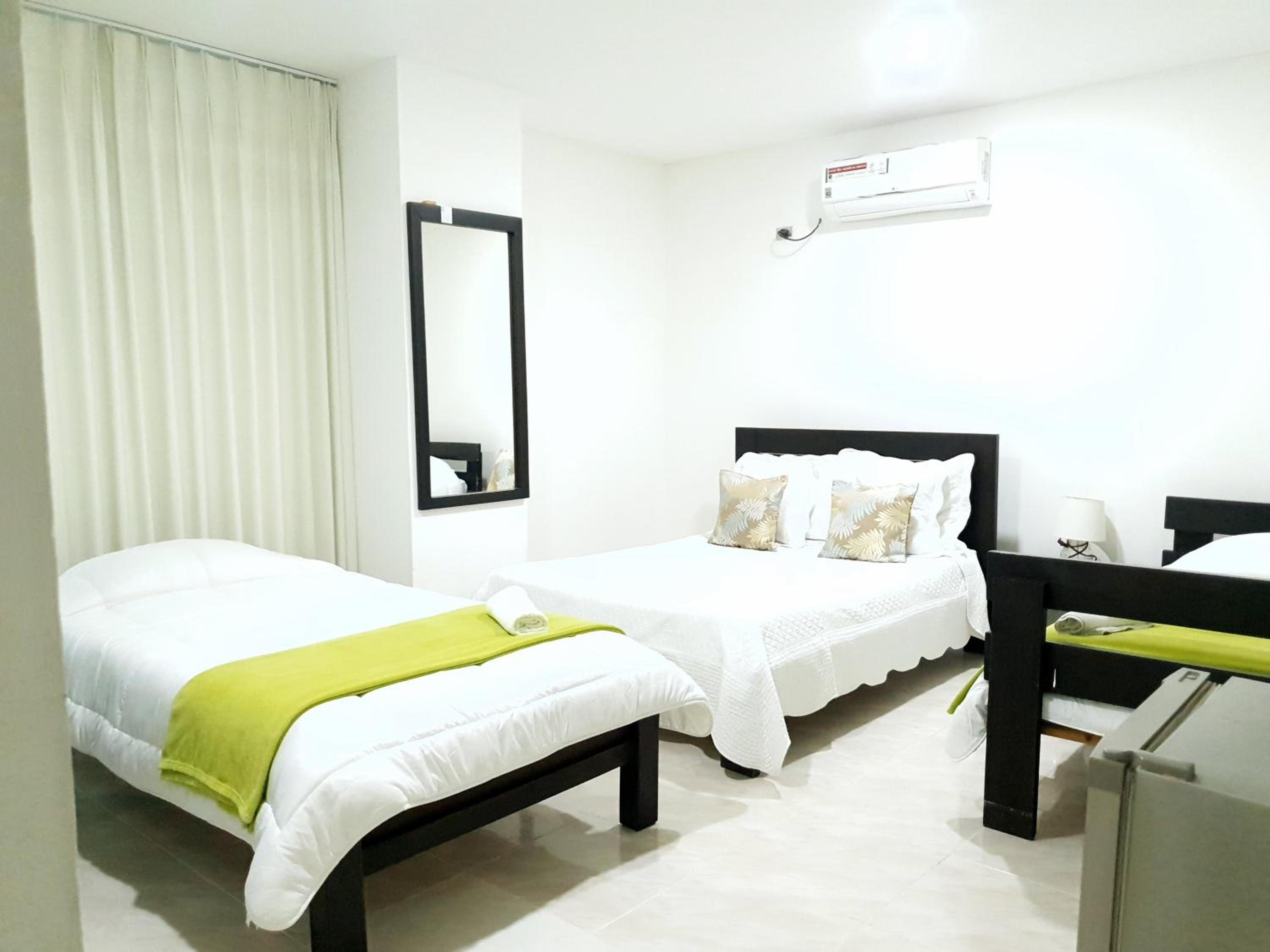 Quadruple Room with Private Bathroom photo 1