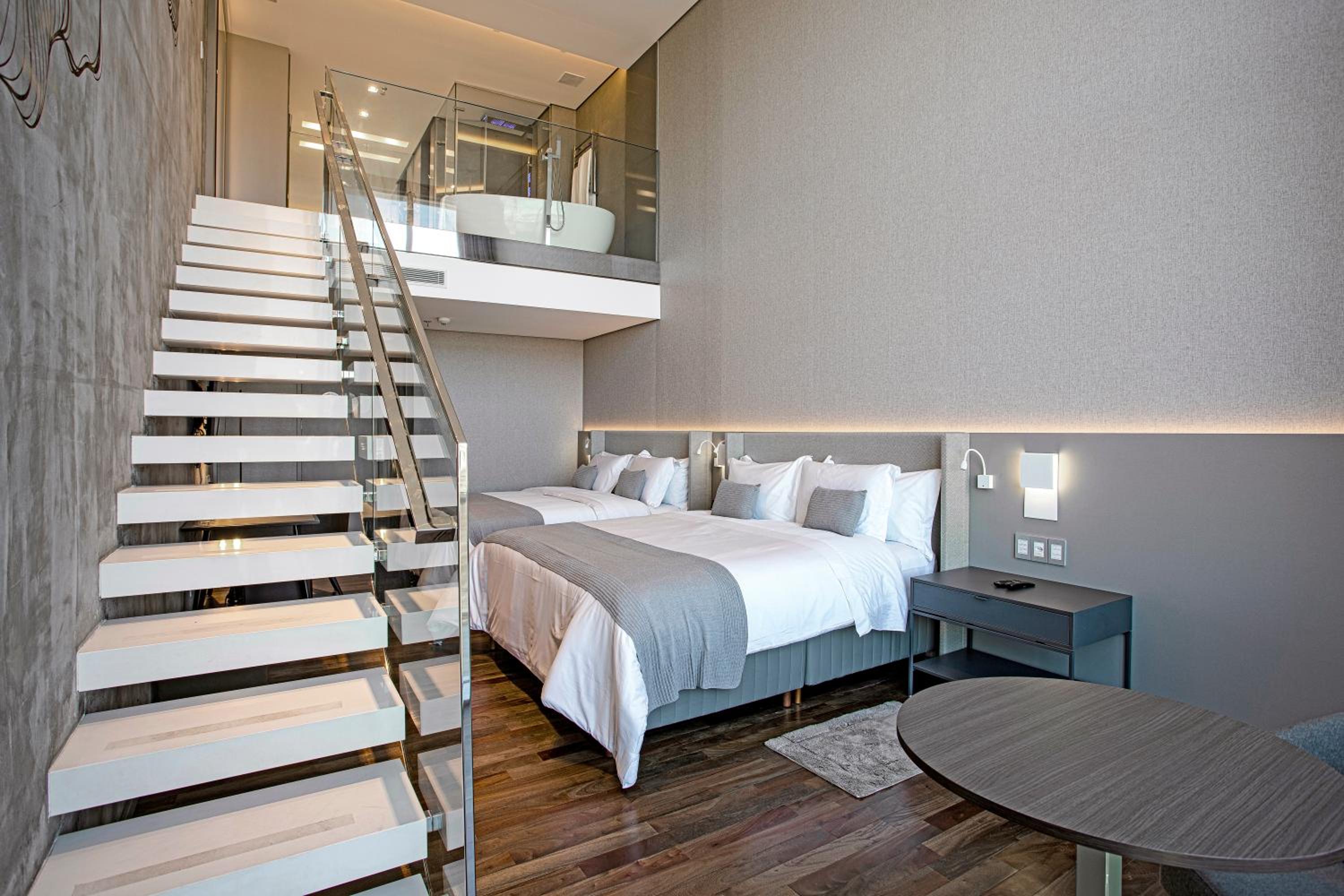 Standard Double Suite