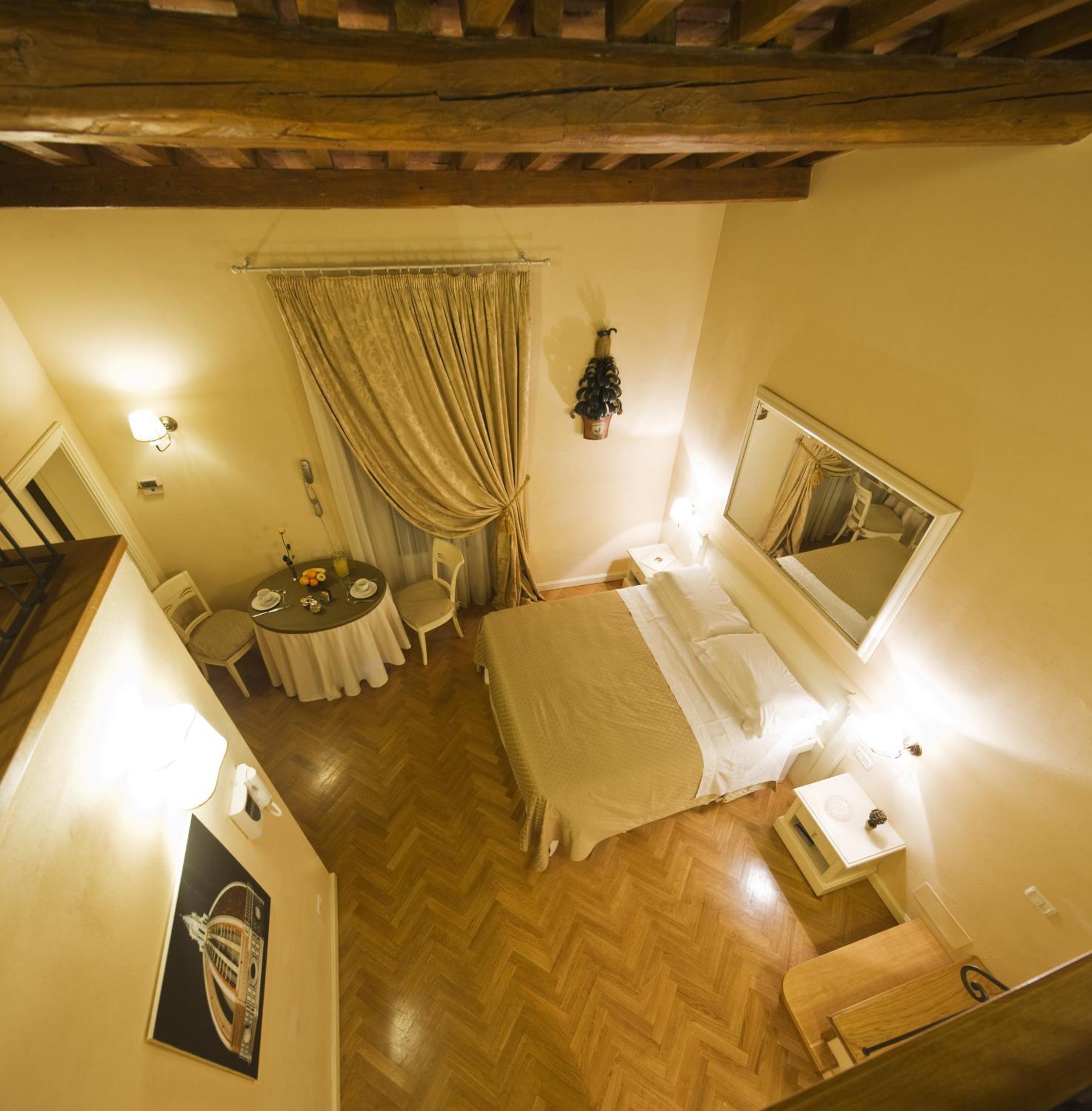 Deluxe Apartment with Fiesole Hills View photo 3