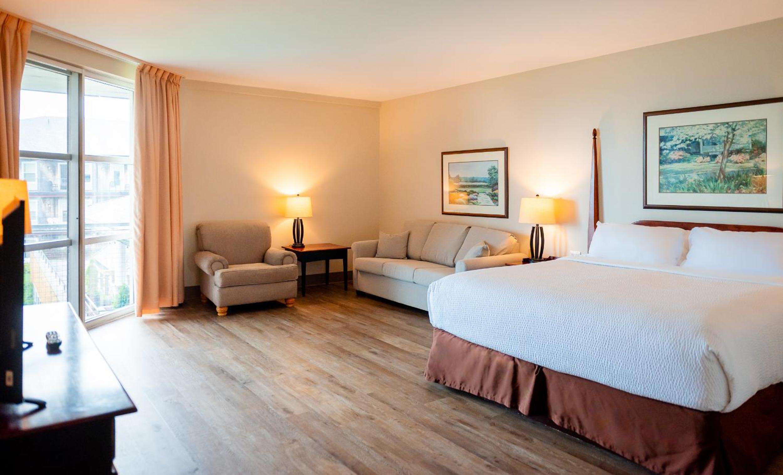 Standard King Room photo 1