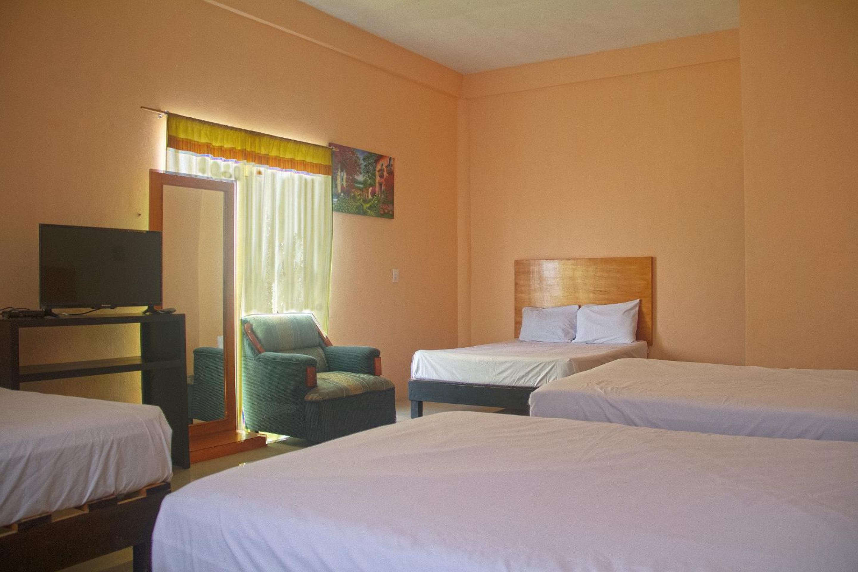 Standard Four Beds - Photo 4