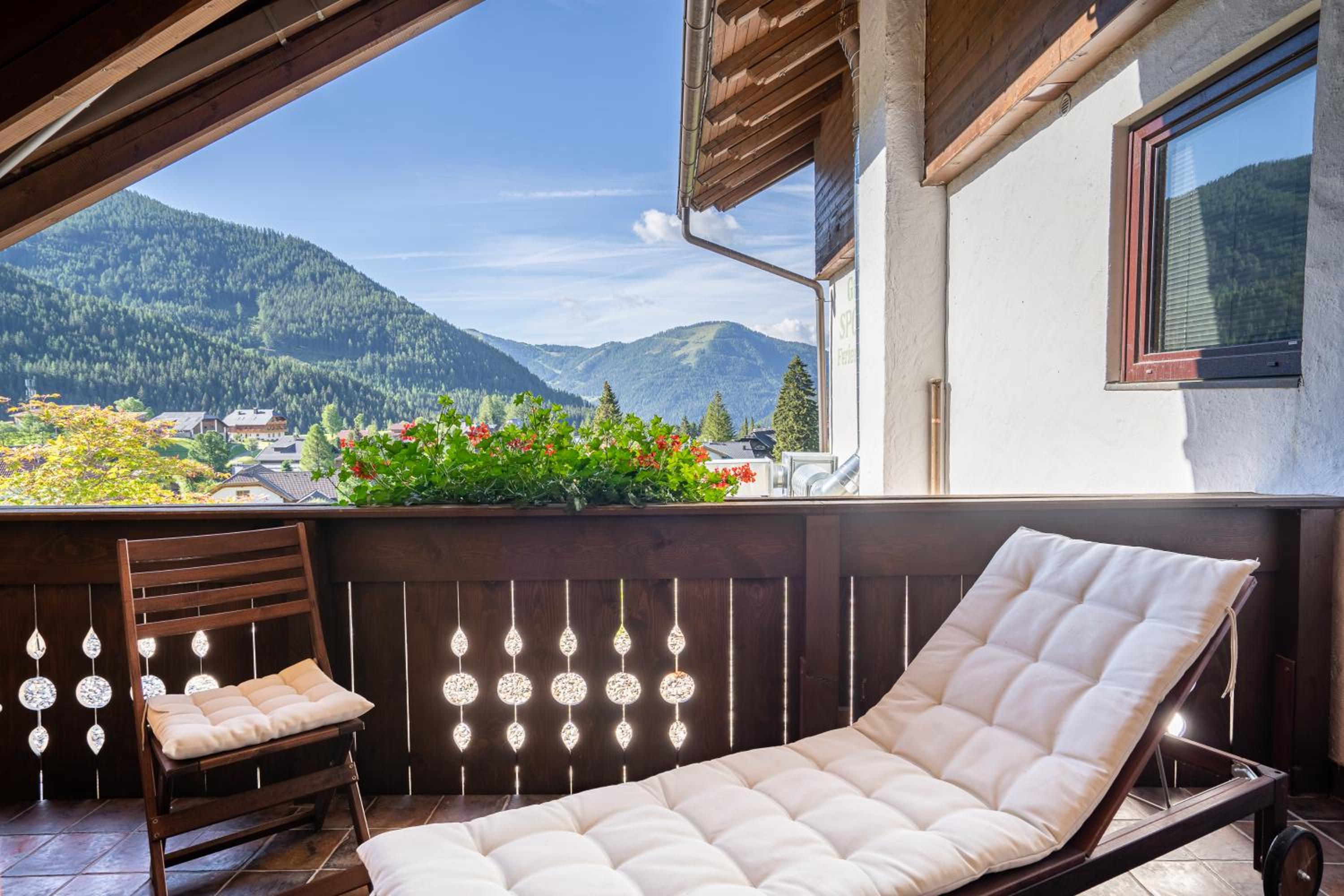 Two-Bedroom Apartment with Balcony photo 3