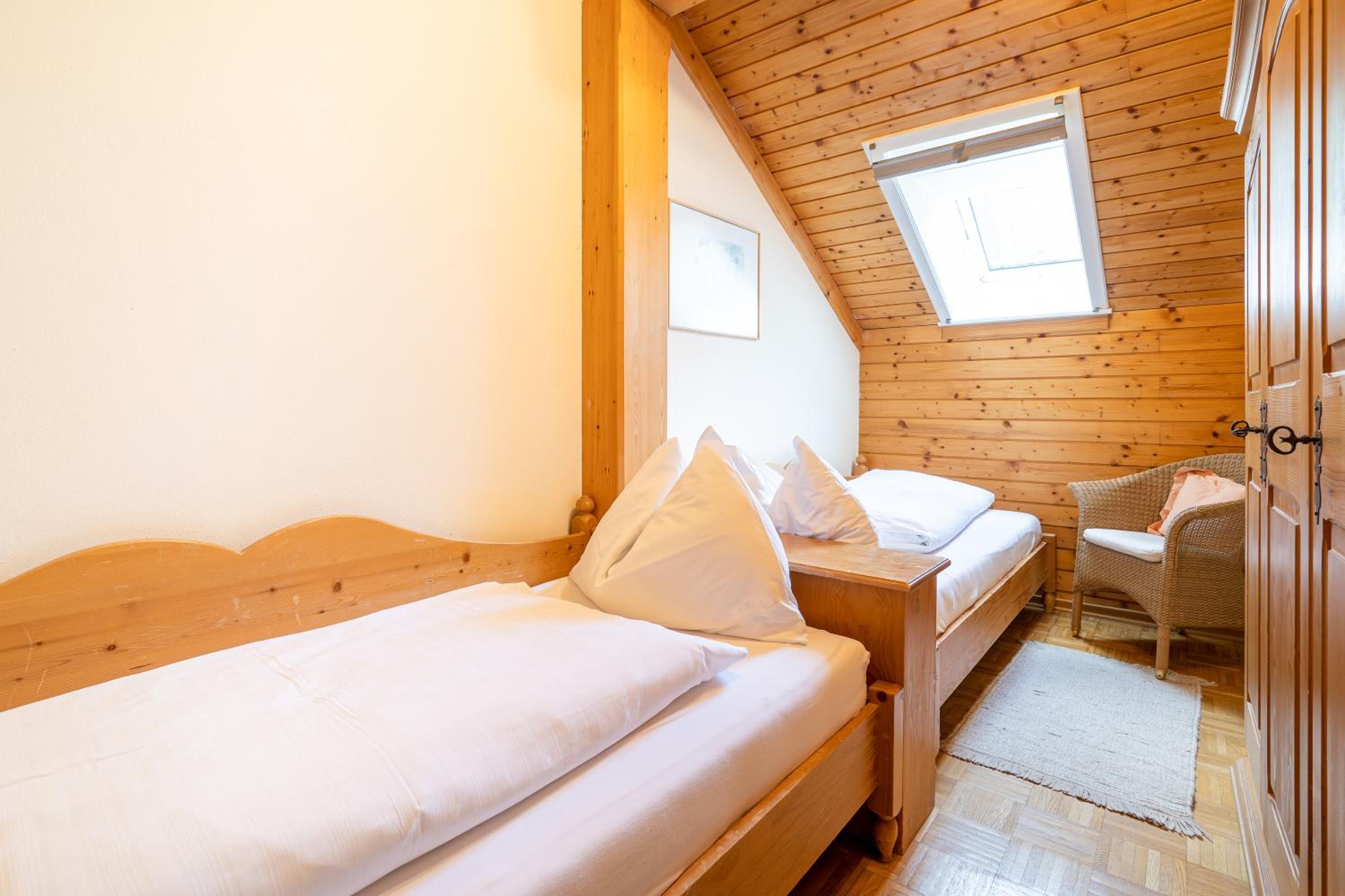 Large Two-Bedroom Apartment with Balcony photo 2