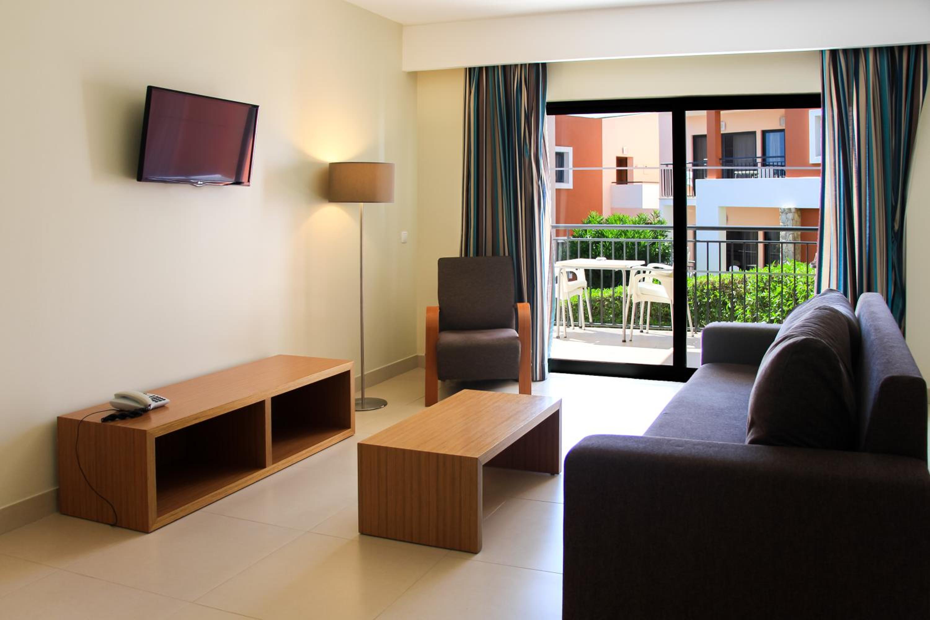 One bedroom Family Apartment with Pool or River View