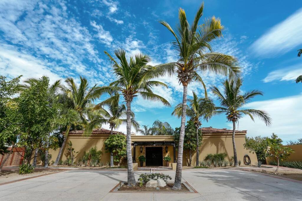 Villa - Photo 2
