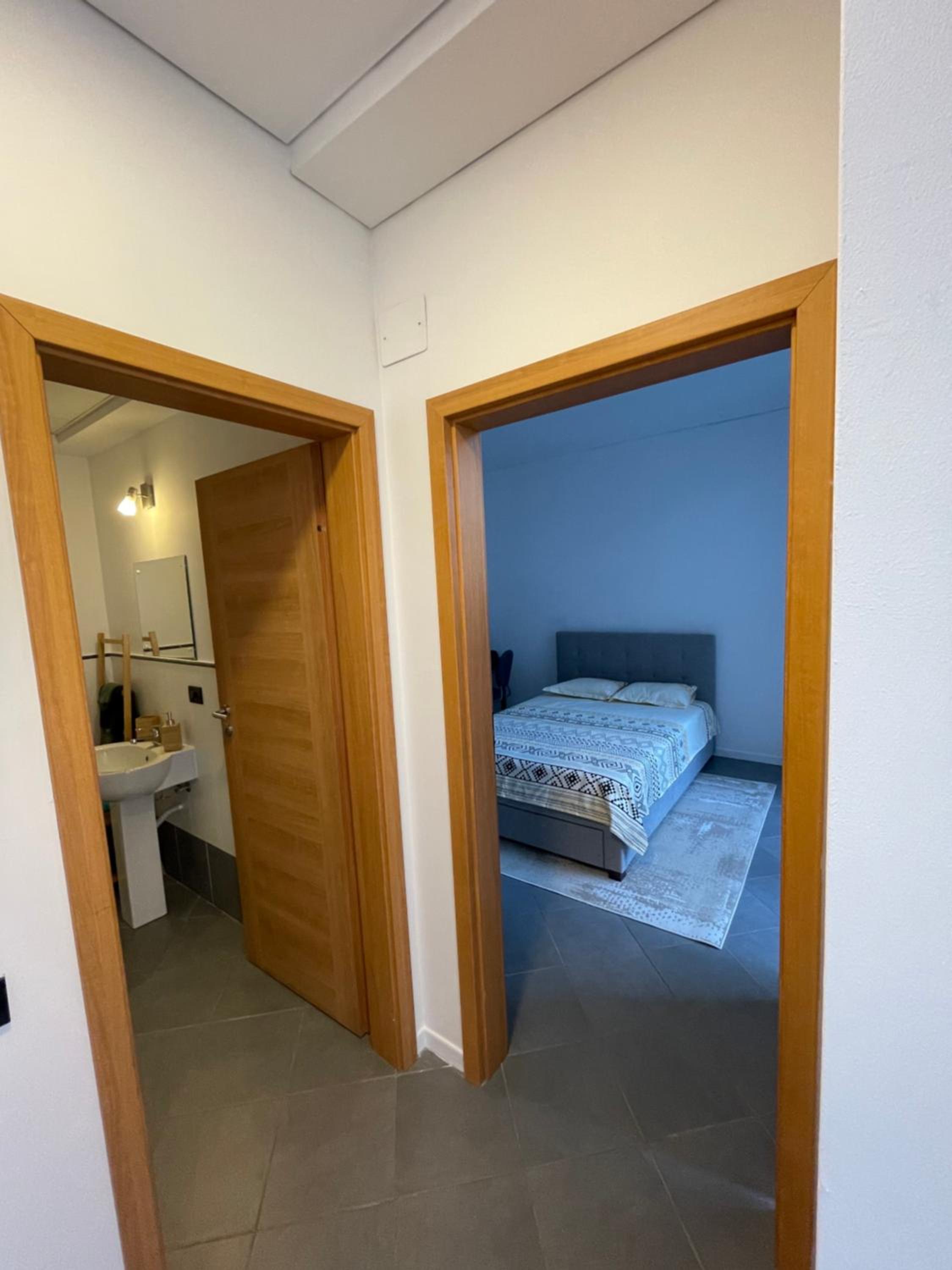 One-Bedroom Apartment - Photo 2