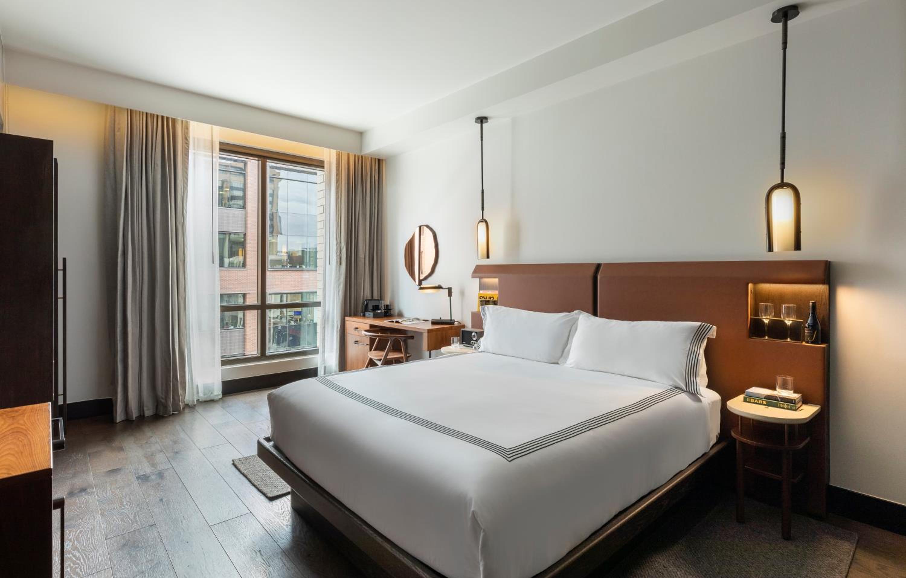 King Room with City View - Photo 13