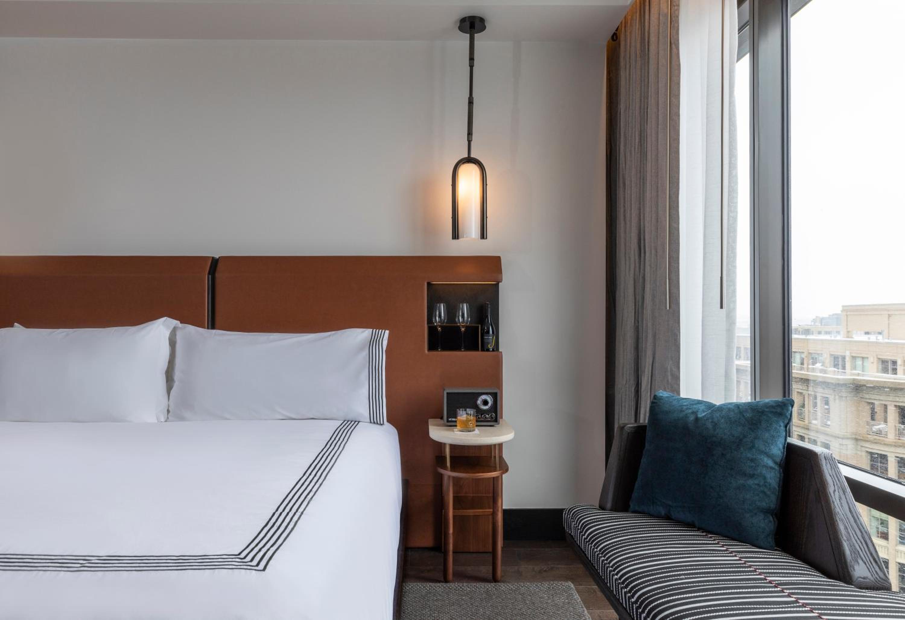 King Room with City View - Photo 8