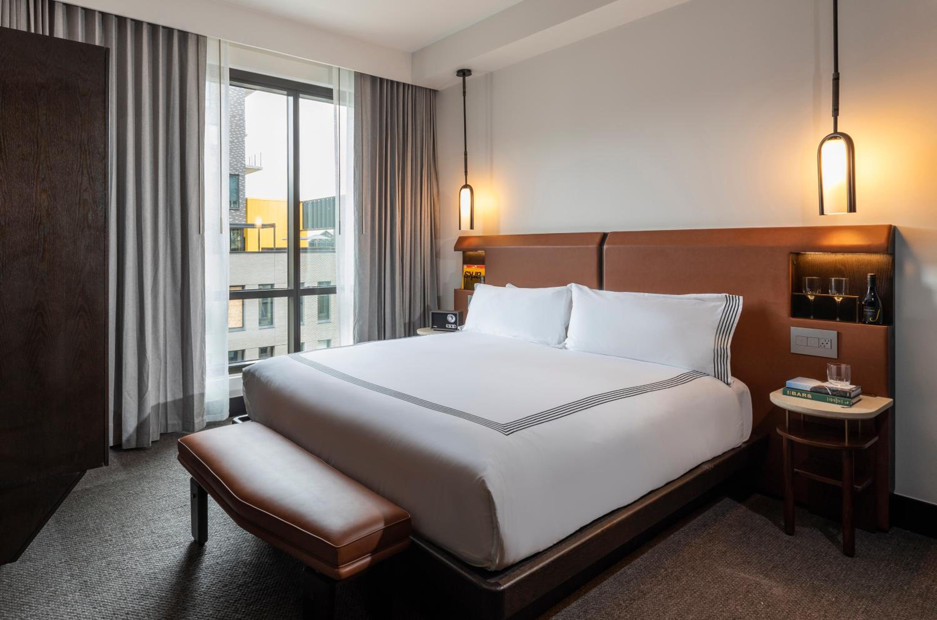 King Room with City View - Photo 3