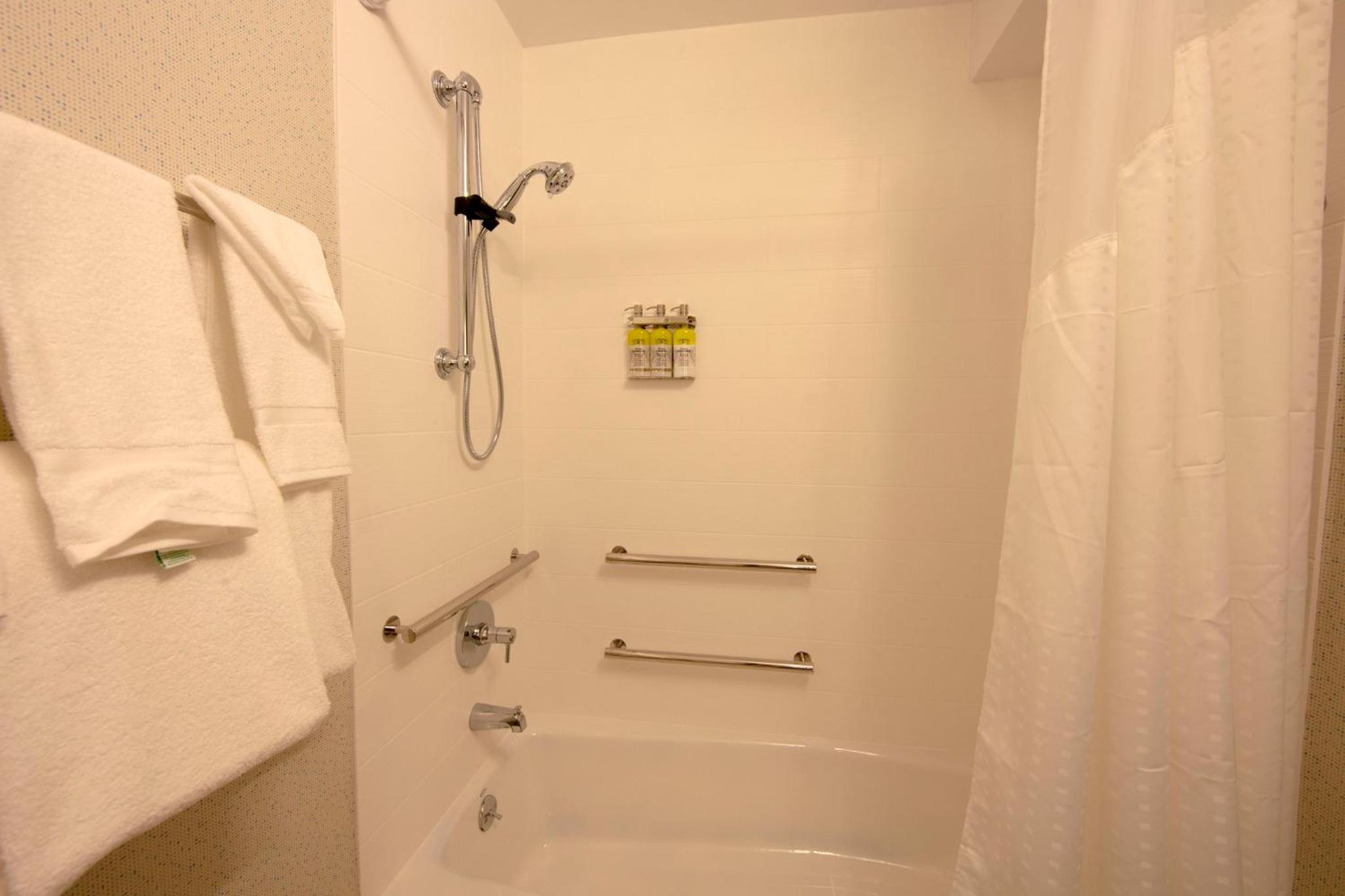 King Room - Disability Access - Photo 3
