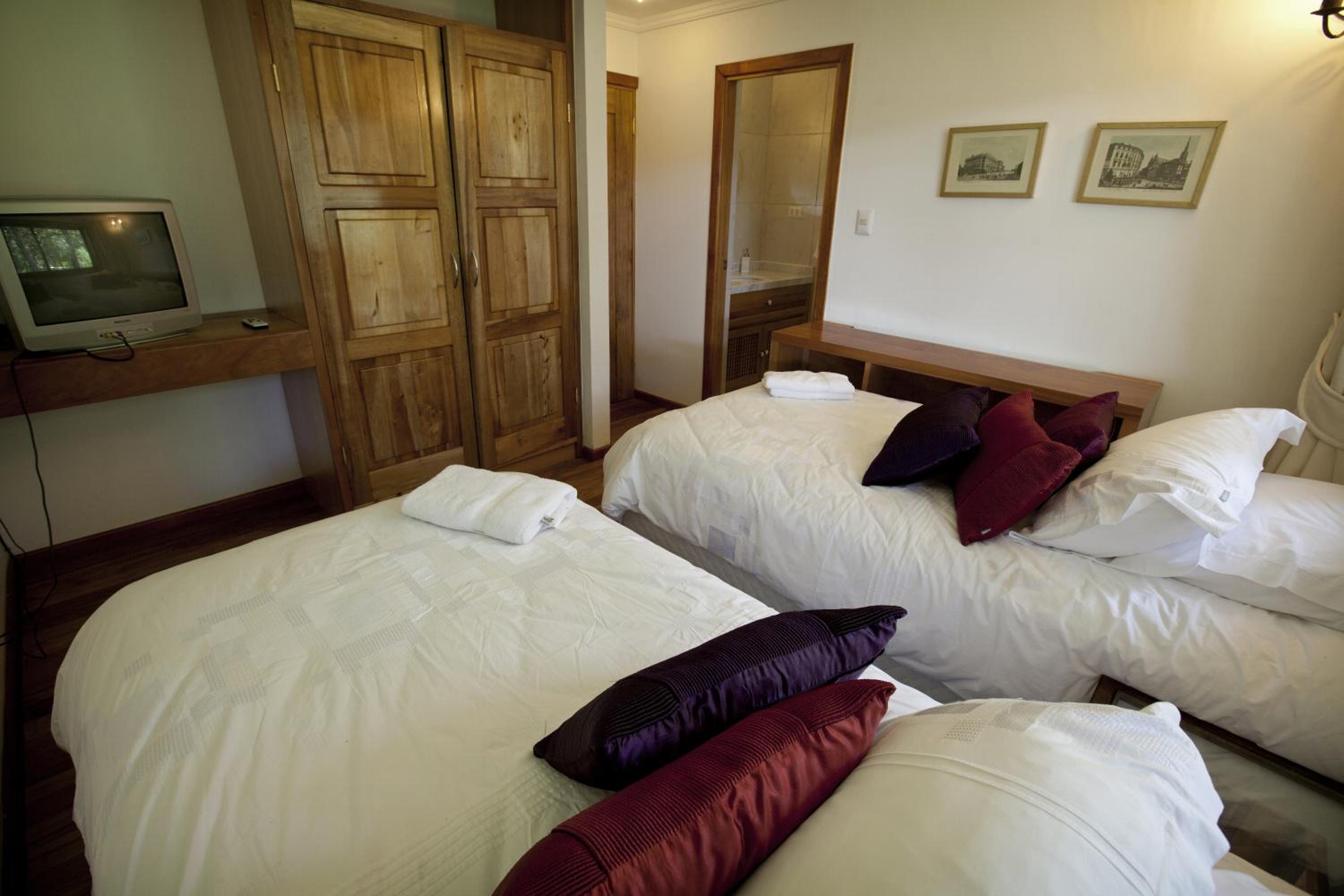 Standard Twin Room photo 2