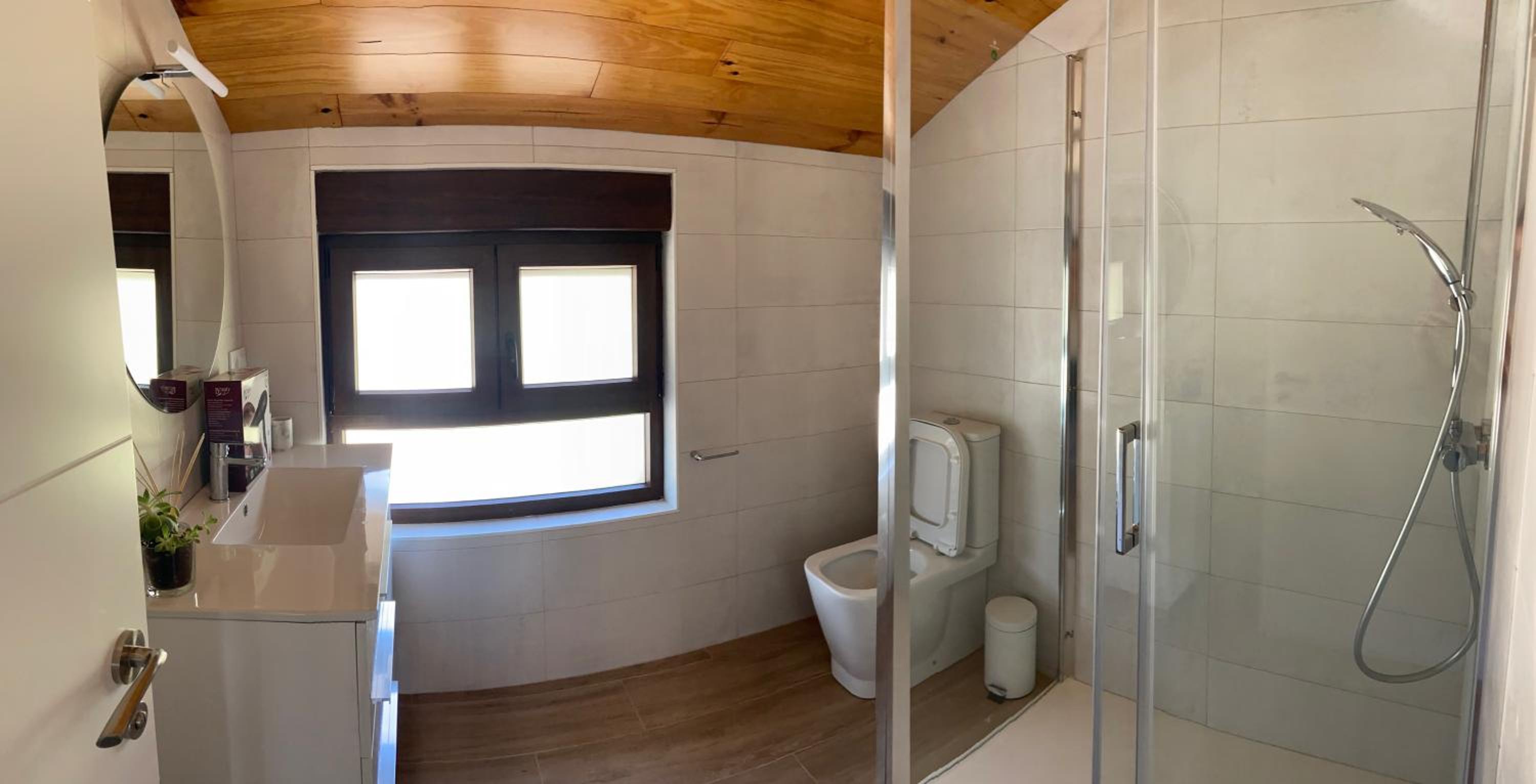 Four-Bedroom House photo 3