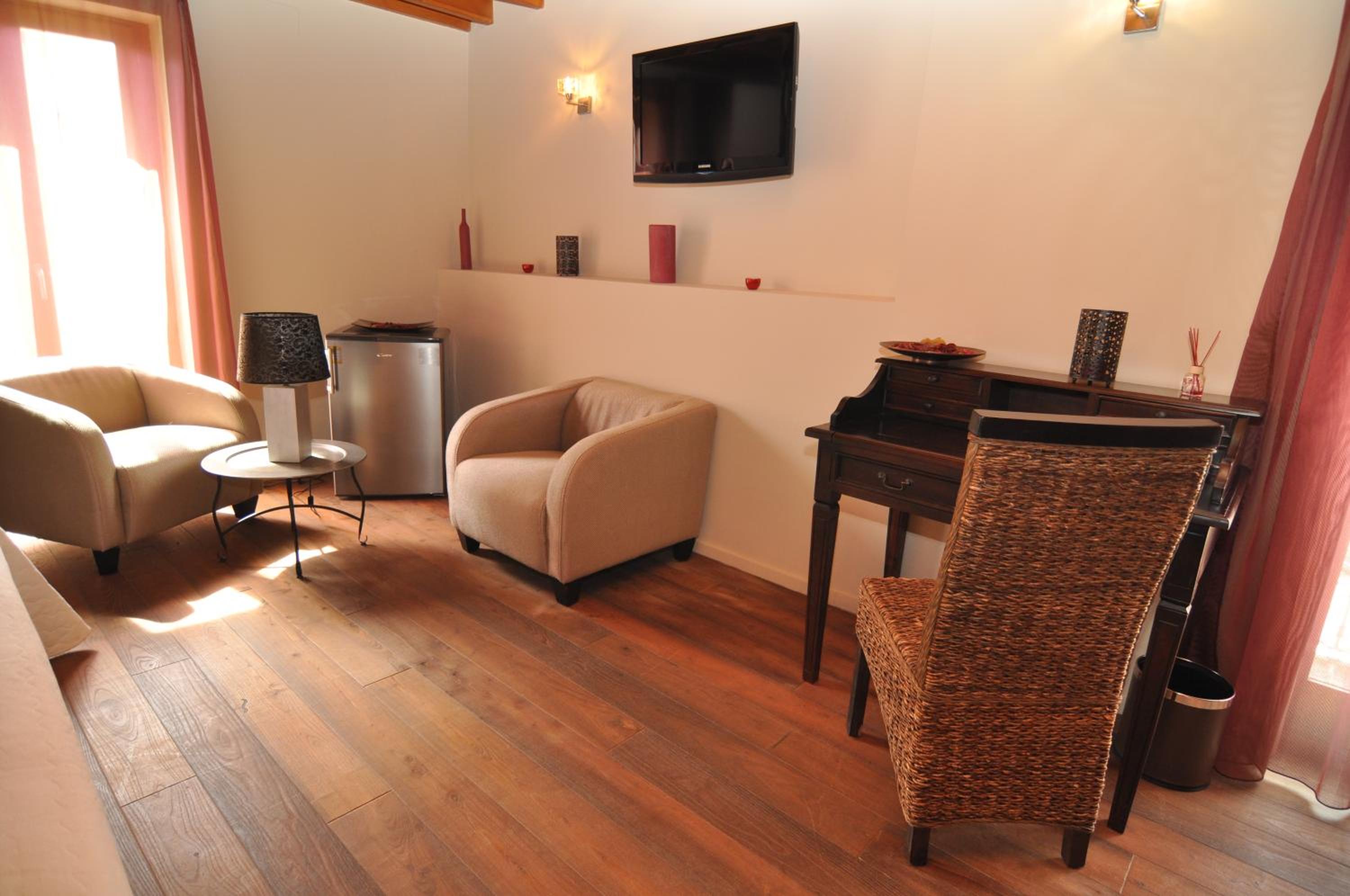 Suite - Photo 5