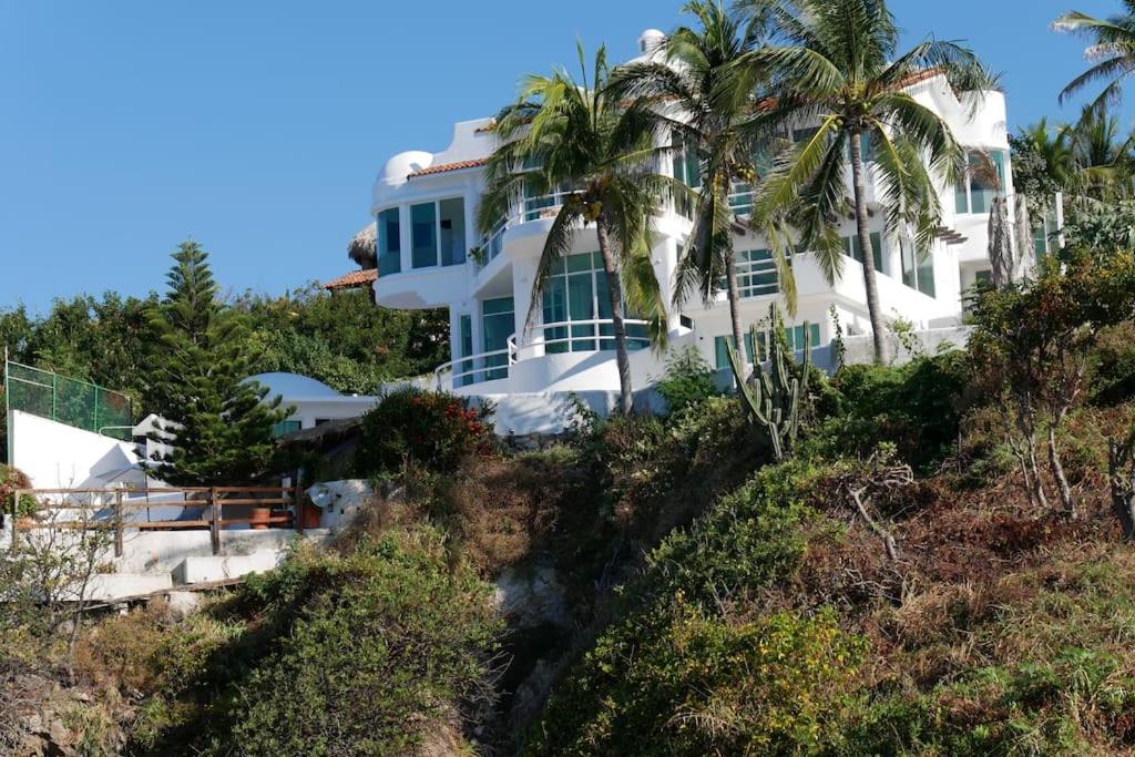 Villa photo 3