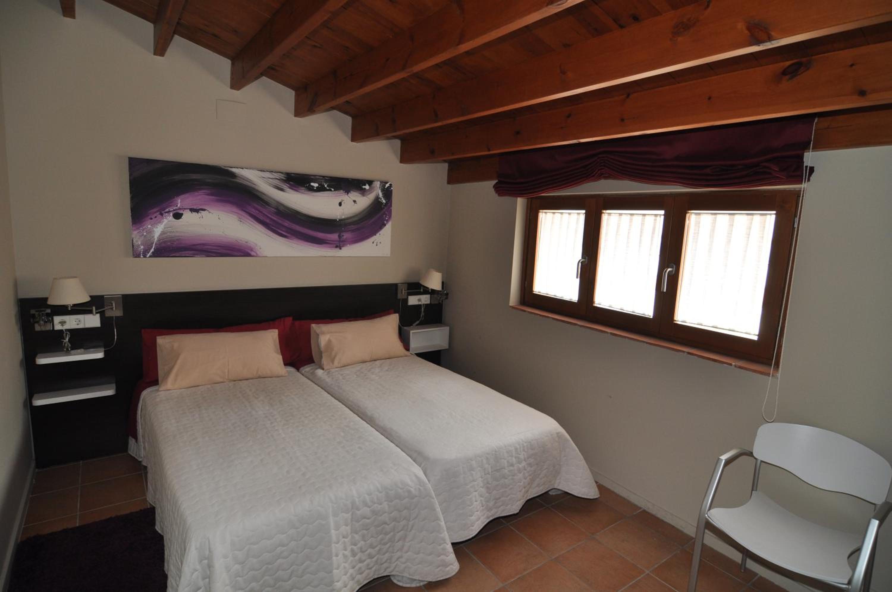 Twin Room - Photo 6