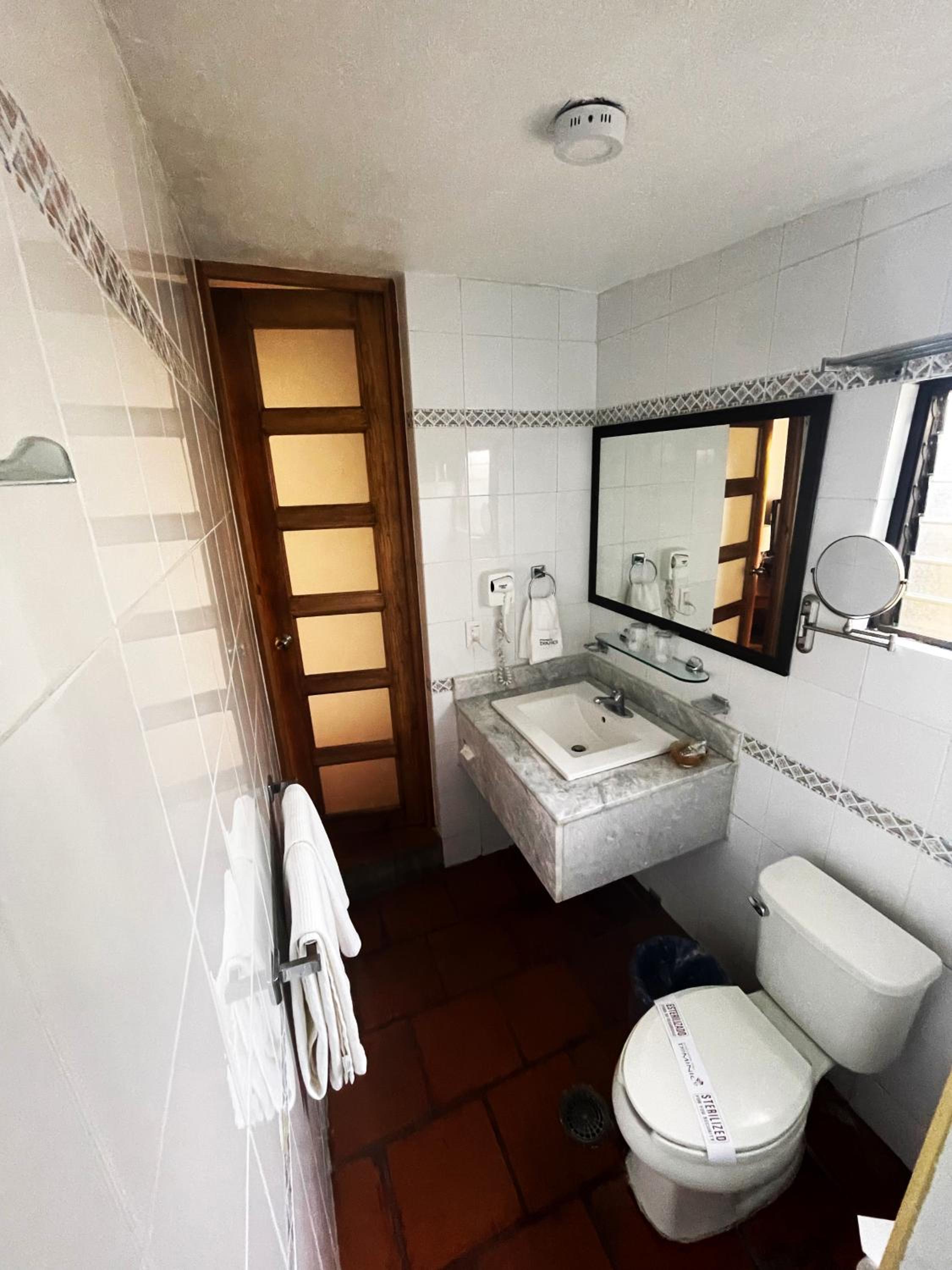 Double Room with Two Double Beds - Photo 5